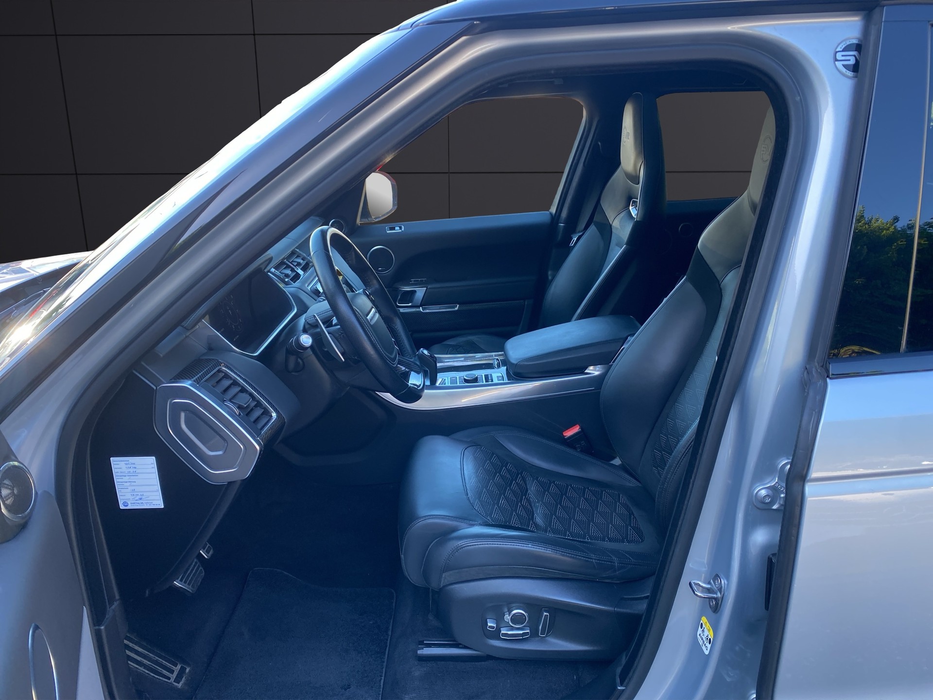LAND ROVER Range Rover Sport 575 5.0 V8 S/C SVR Carbon Automatic-image-9