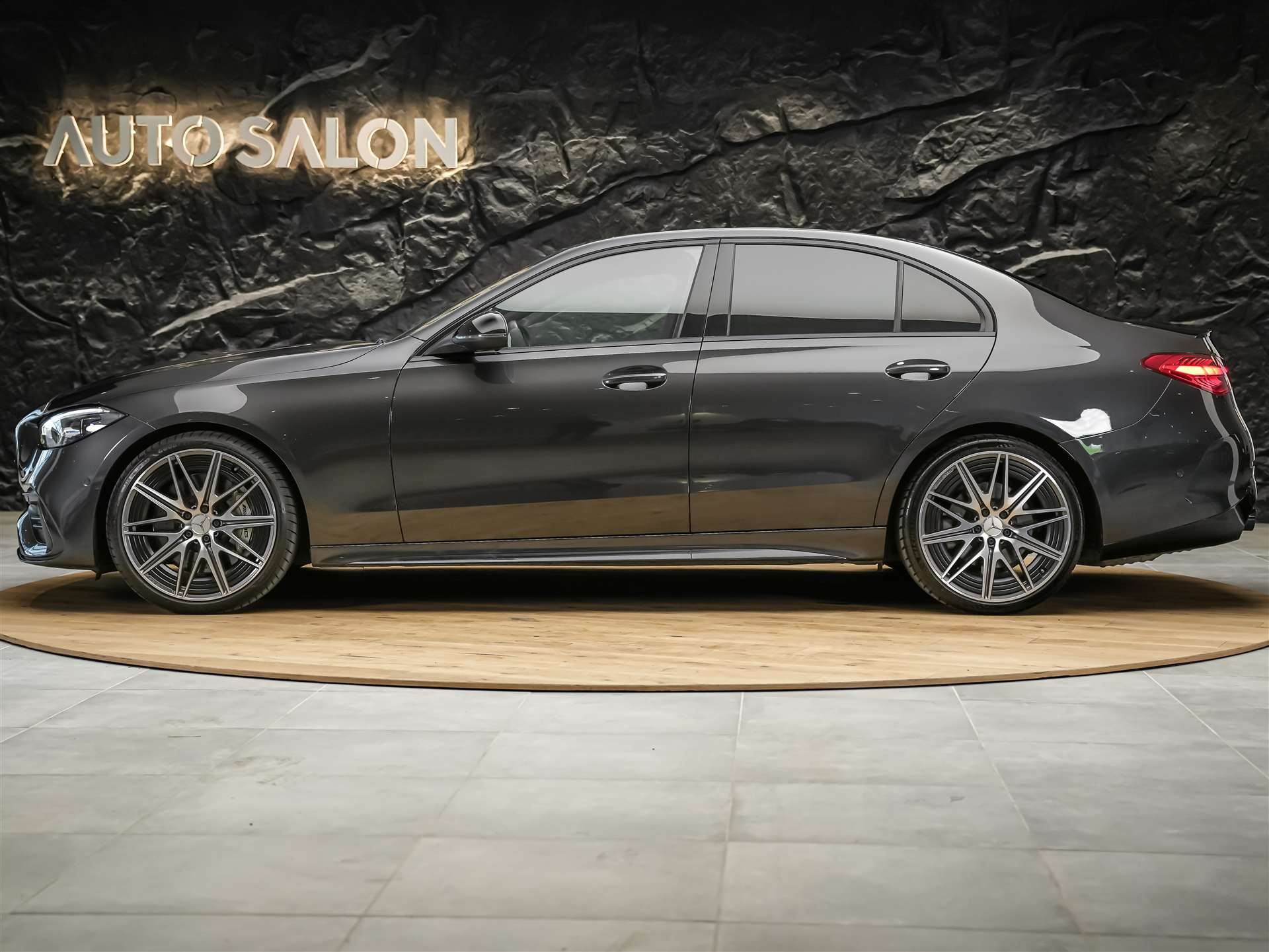 MERCEDES-BENZ C 43 AMG 4Matic *20" Felgen*AMG Night Paket*Rückfahrkamera*-showroom-element-2