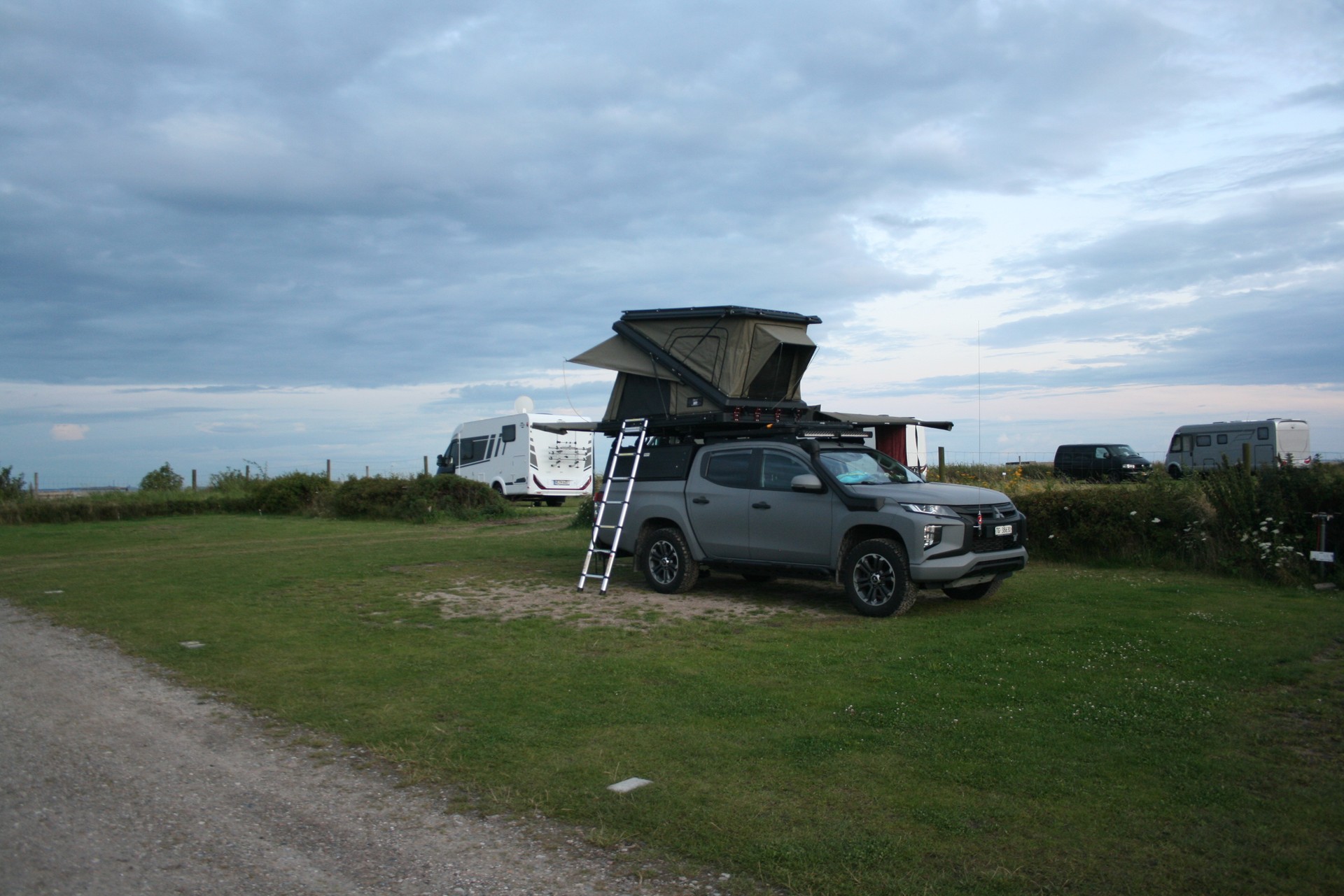 MITSUBISHI 2.2 DID 4x4 Style Reisefahrzeug-image-1