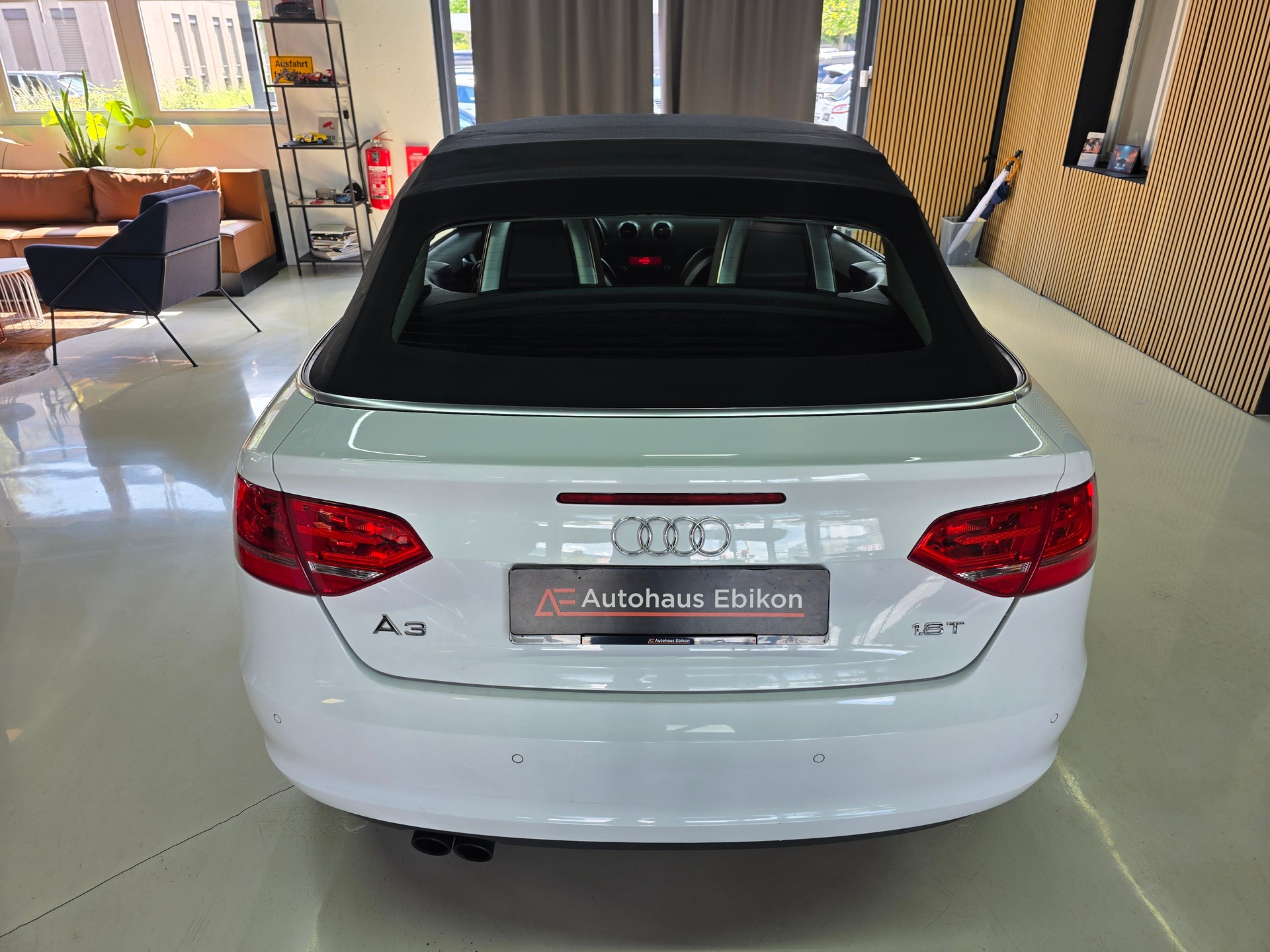 AUDI A3 Cabriolet 1.8 TFSI Ambition-image-9