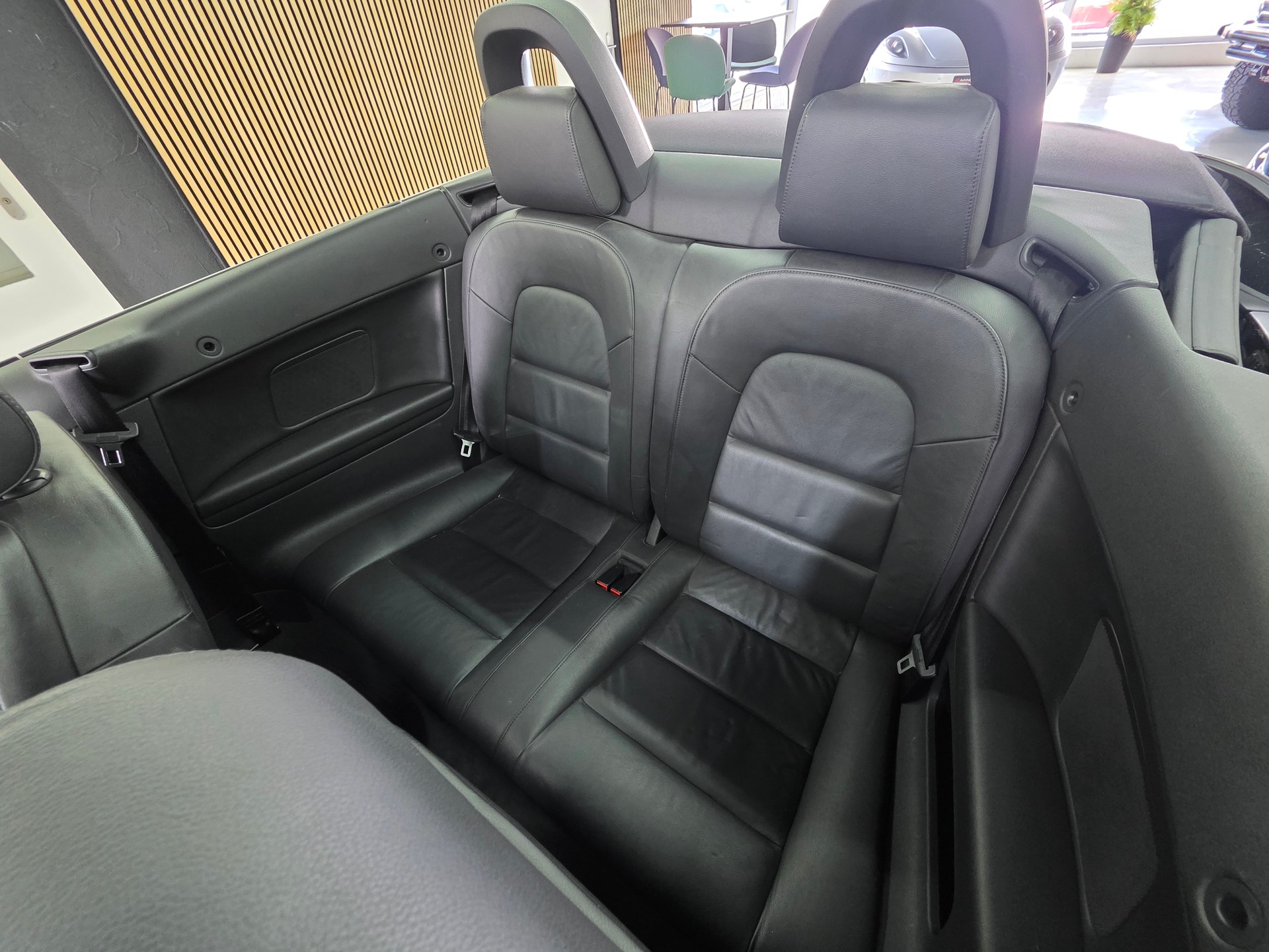 AUDI A3 Cabriolet 1.8 TFSI Ambition-image-15