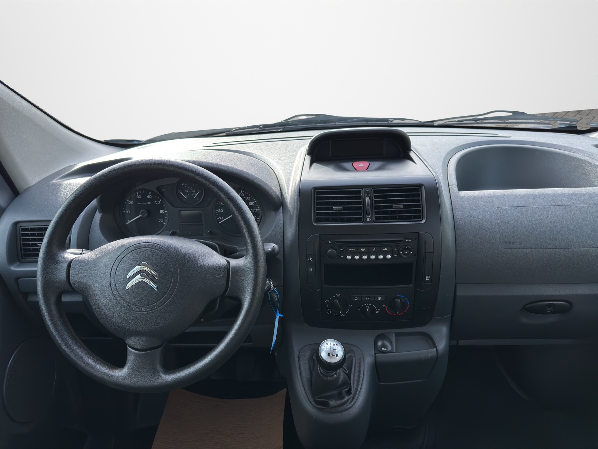 CITROEN Jumpy 2.0 HDi L2H1 Attraction-image-11