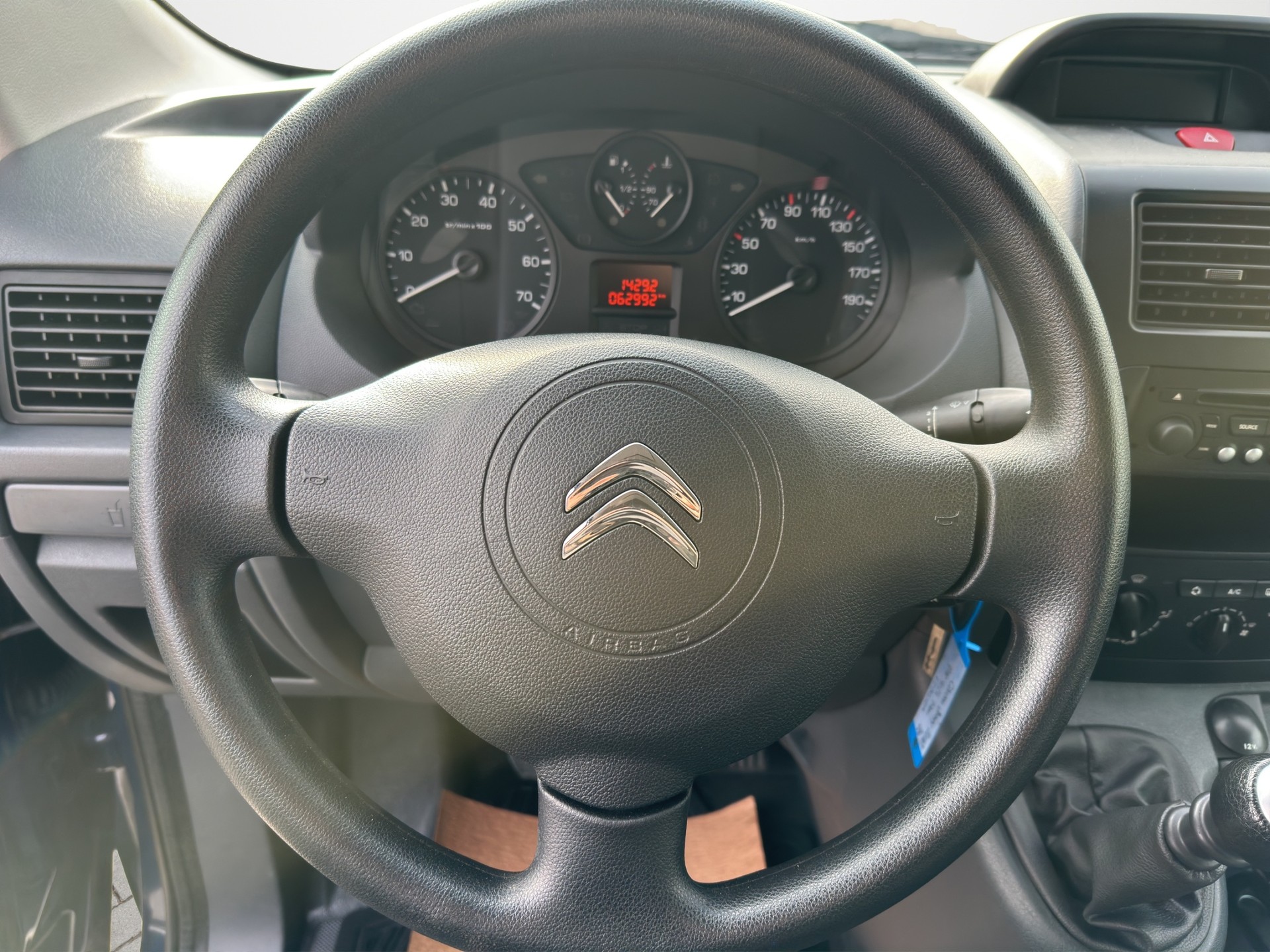 CITROEN Jumpy 2.0 HDi L2H1 Attraction-image-9