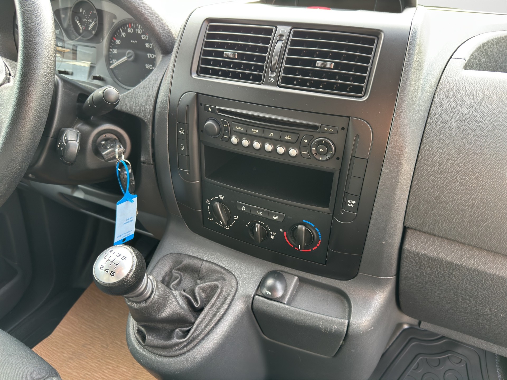 CITROEN Jumpy 2.0 HDi L2H1 Attraction-image-12