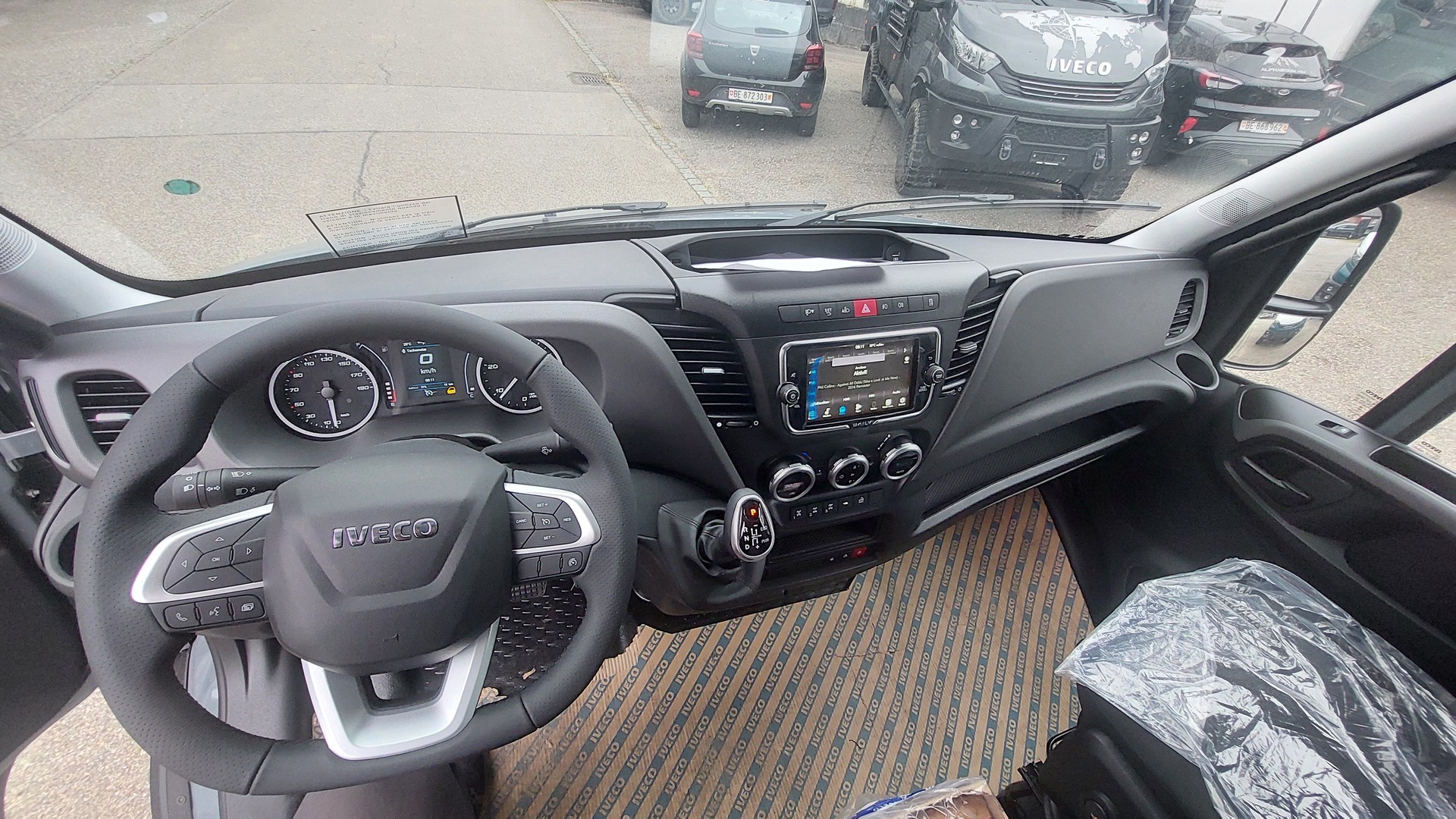 IVECO Daily 4x4 Kastenwagen 7t 70S18 HW-showroom-element-2