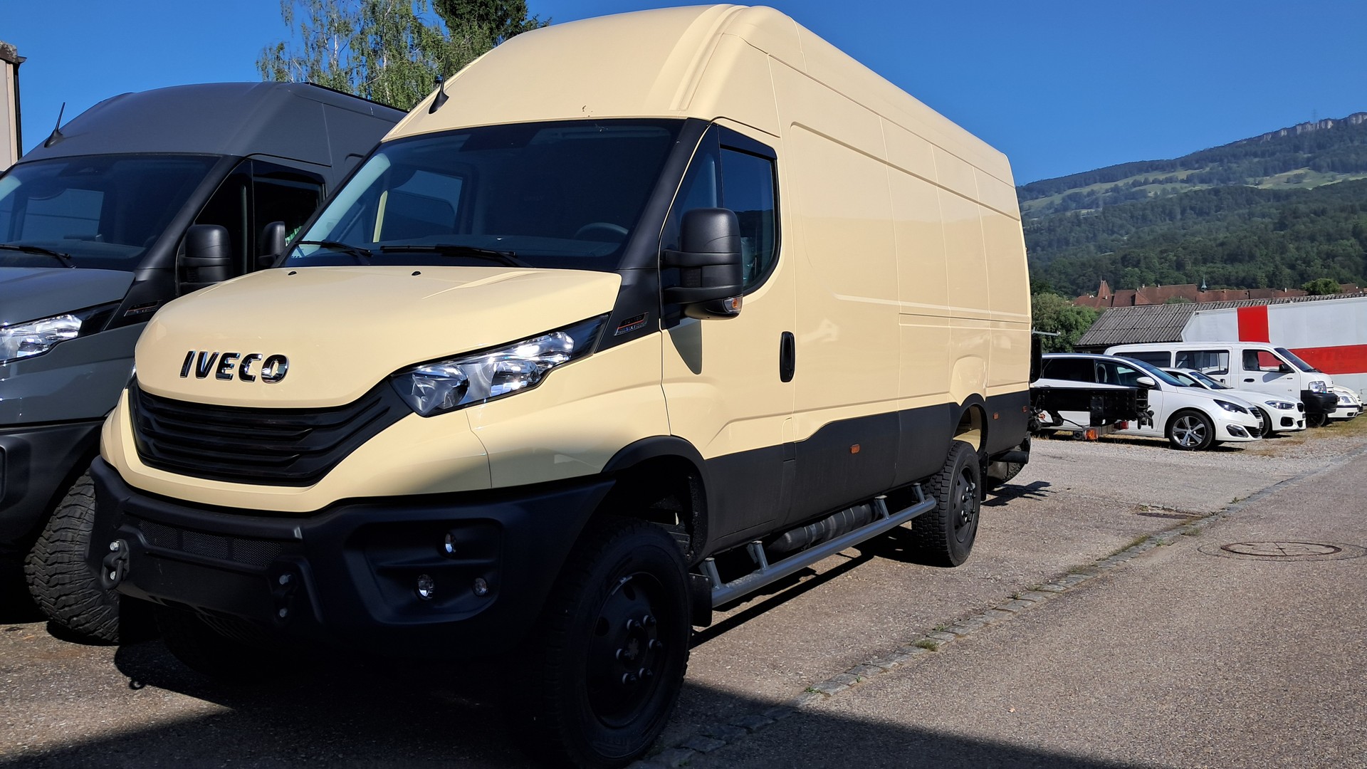 IVECO Daily 4x4 Kastenwagen 7t 70S18 HW