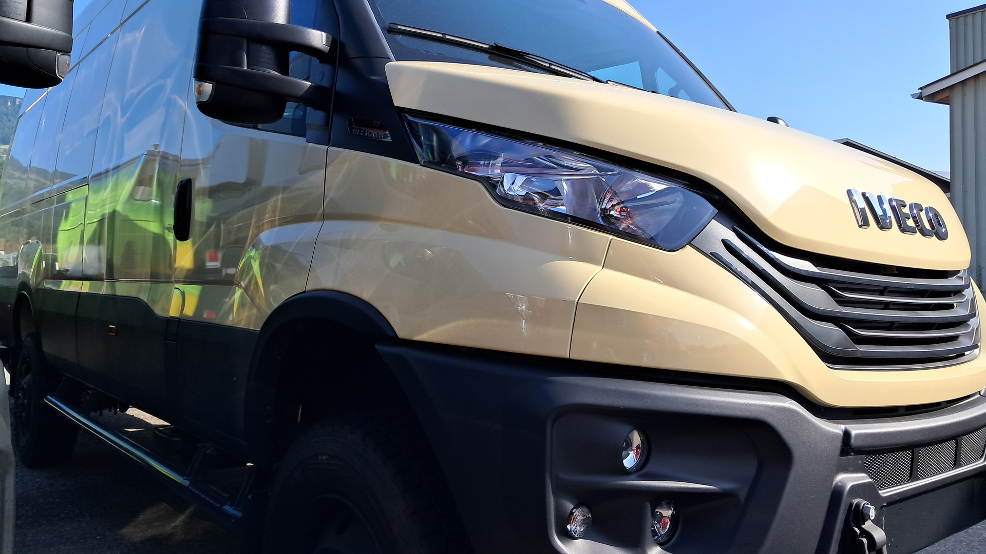 IVECO Daily 4x4 Kastenwagen 7t 70S18 HW-showroom-element-1