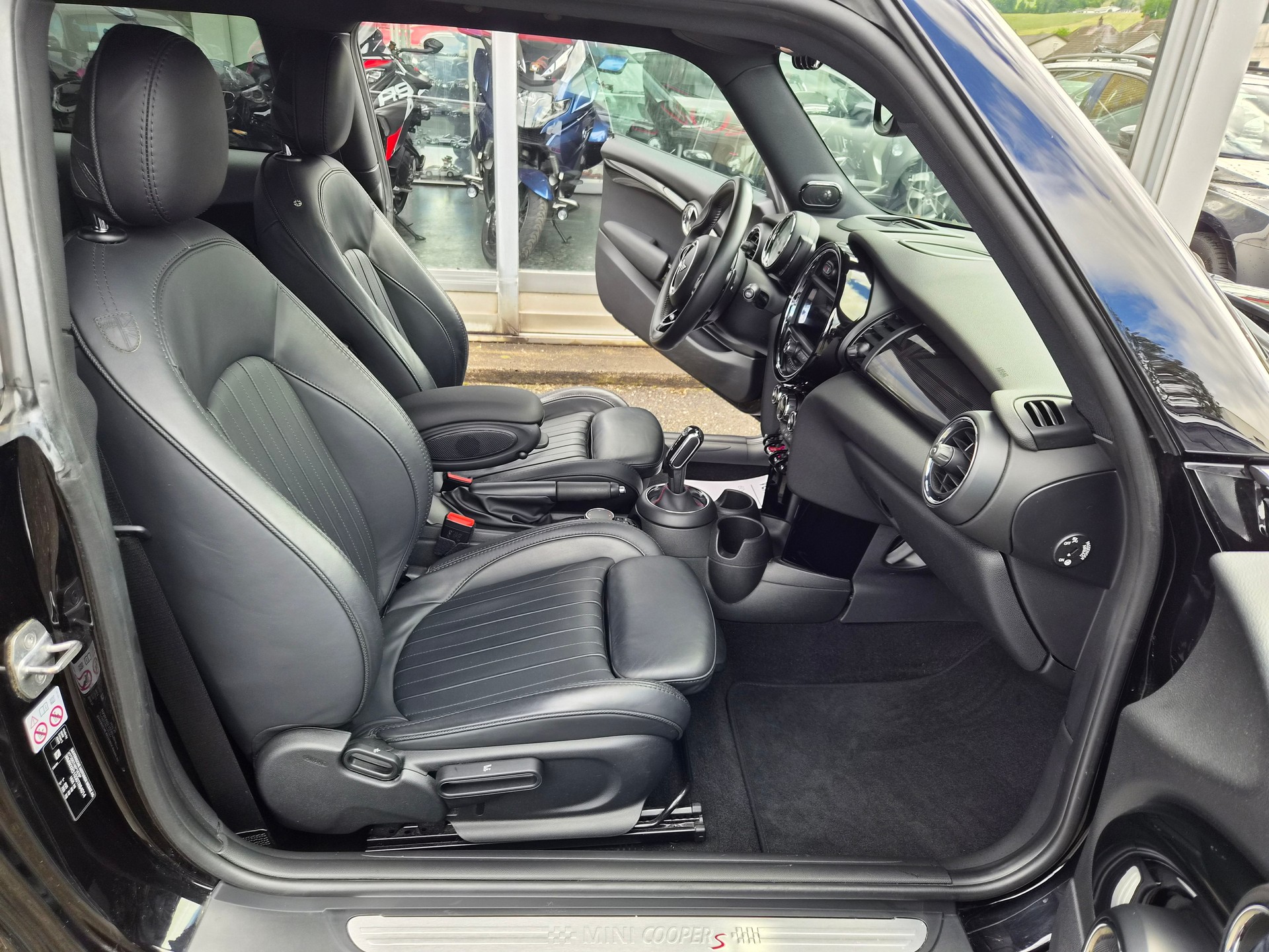 MINI Cooper S Steptronic DKG-image-9