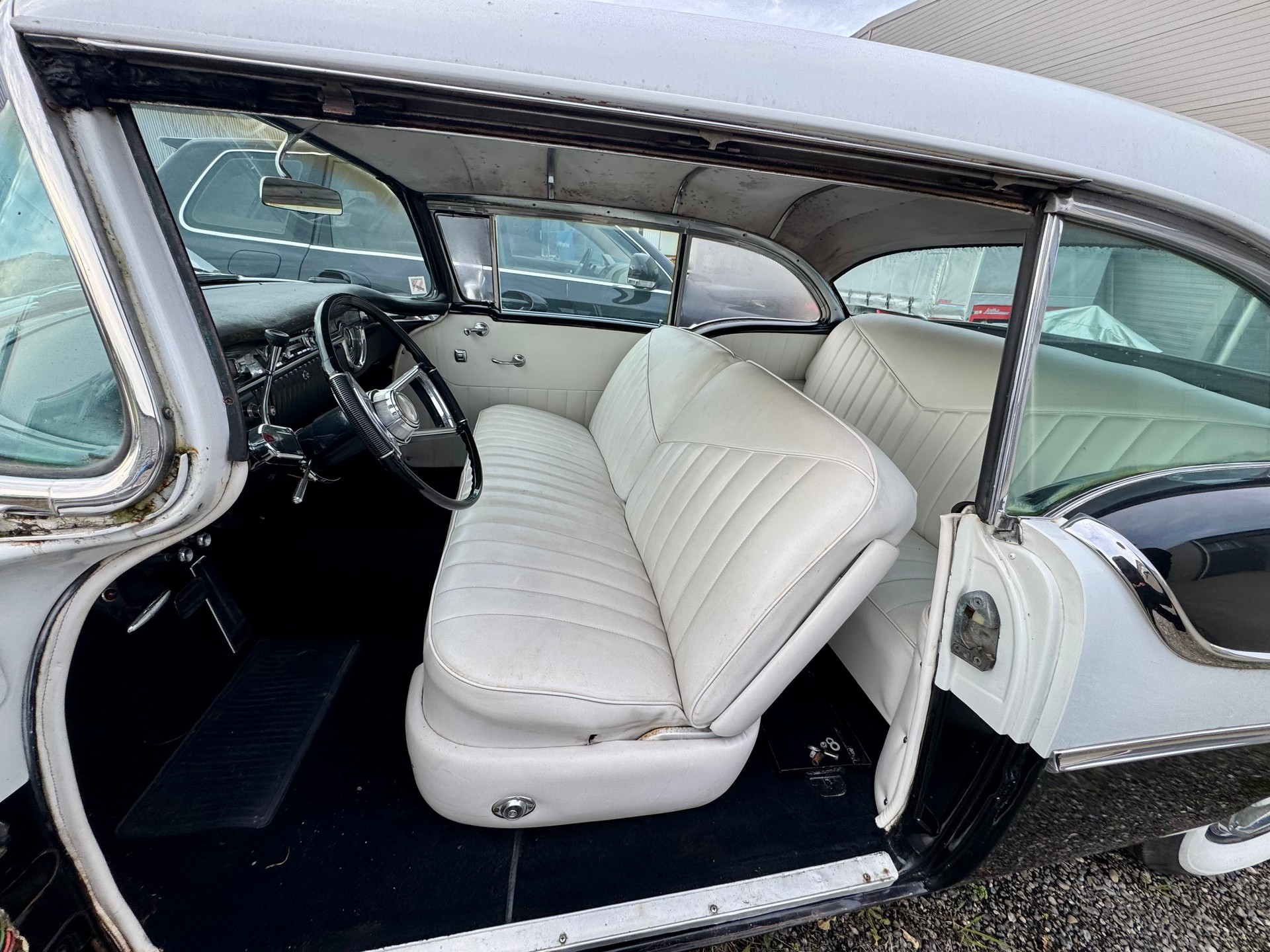 OLDSMOBILE Super 88 - 2 Door Coupe - Projekt-image-4