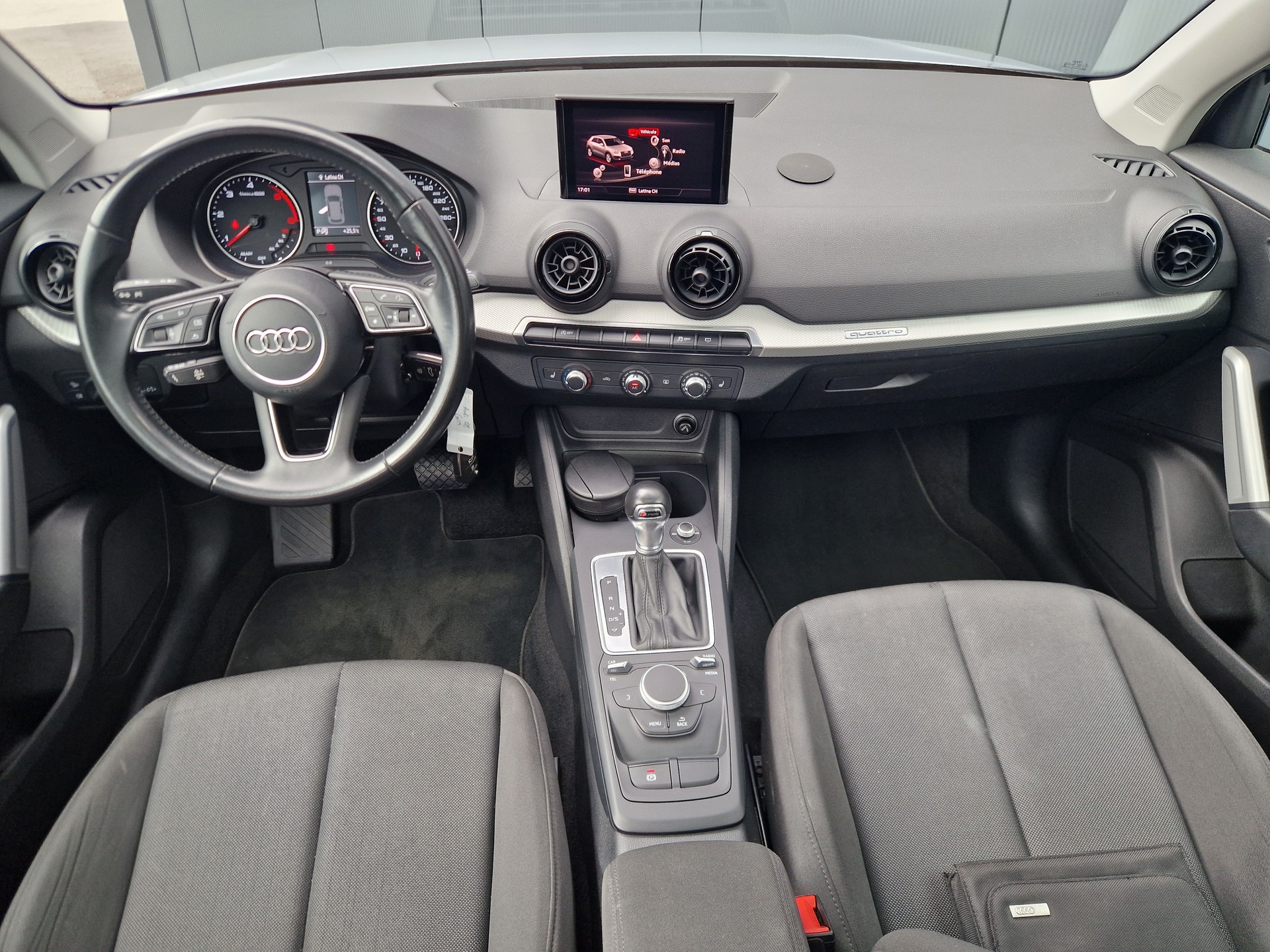 AUDI Q2 2.0 TDI quattro-image-4