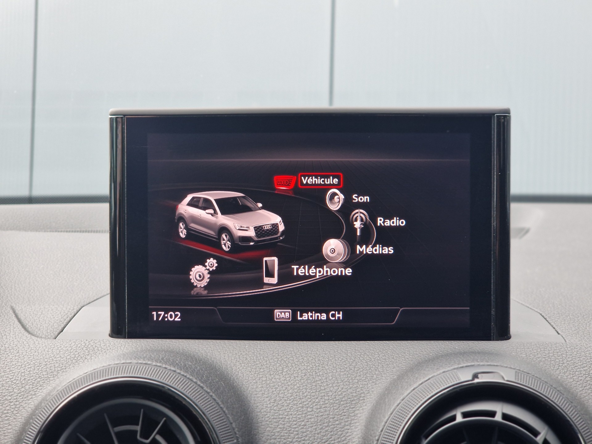 AUDI Q2 2.0 TDI quattro-image-7