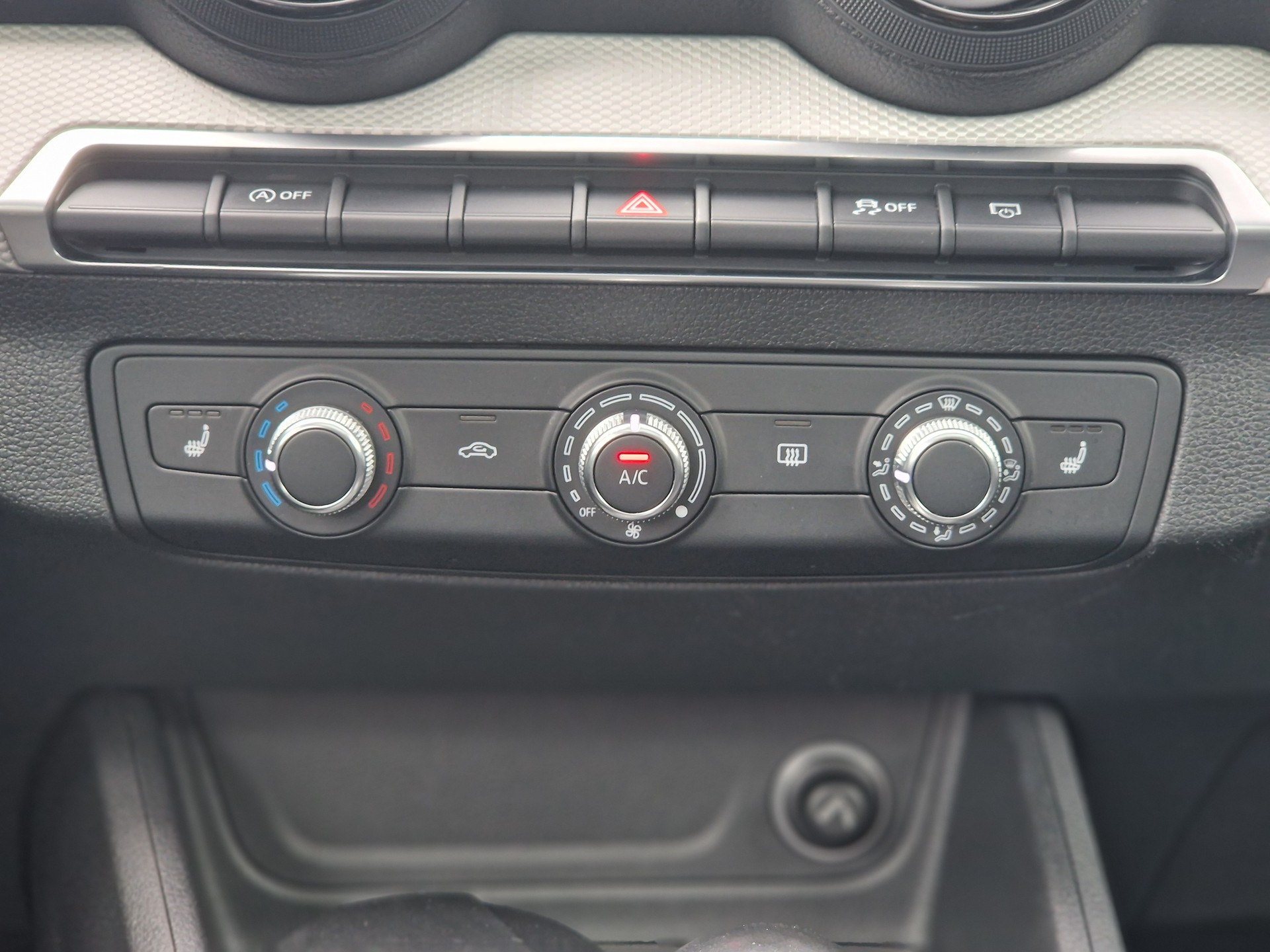 AUDI Q2 2.0 TDI quattro-image-8