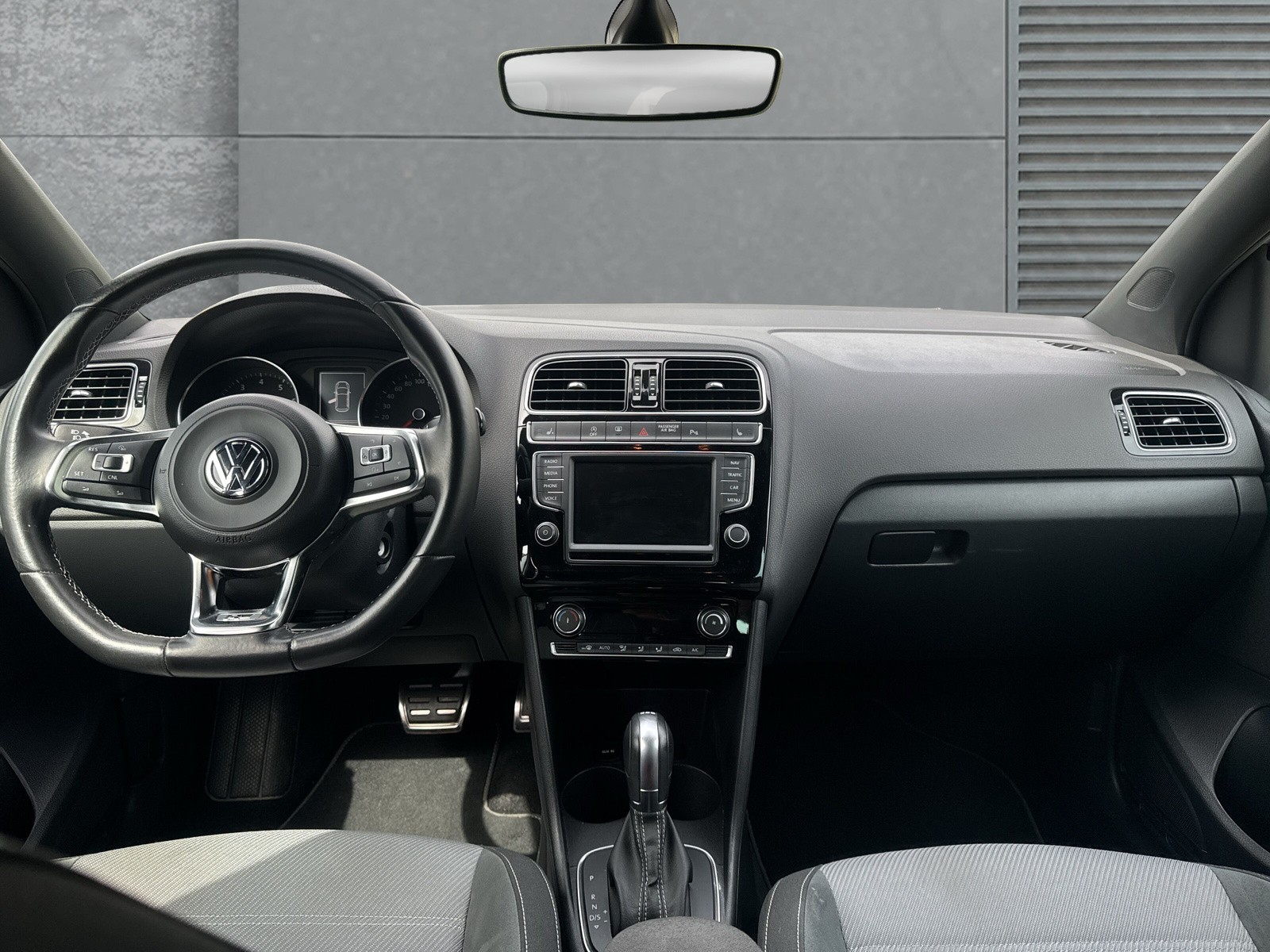 VW Polo 1.2 TSI BMT Allstar R-Line DSG-image-12