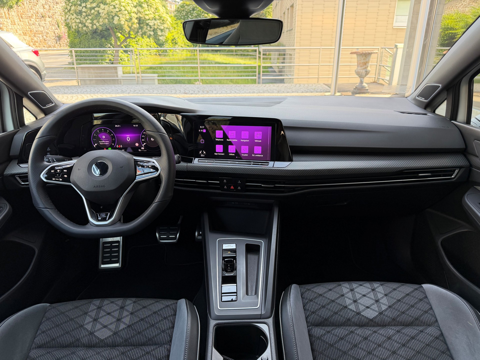 VW Golf 1.5 eTSI mHEV R-Line-image-6