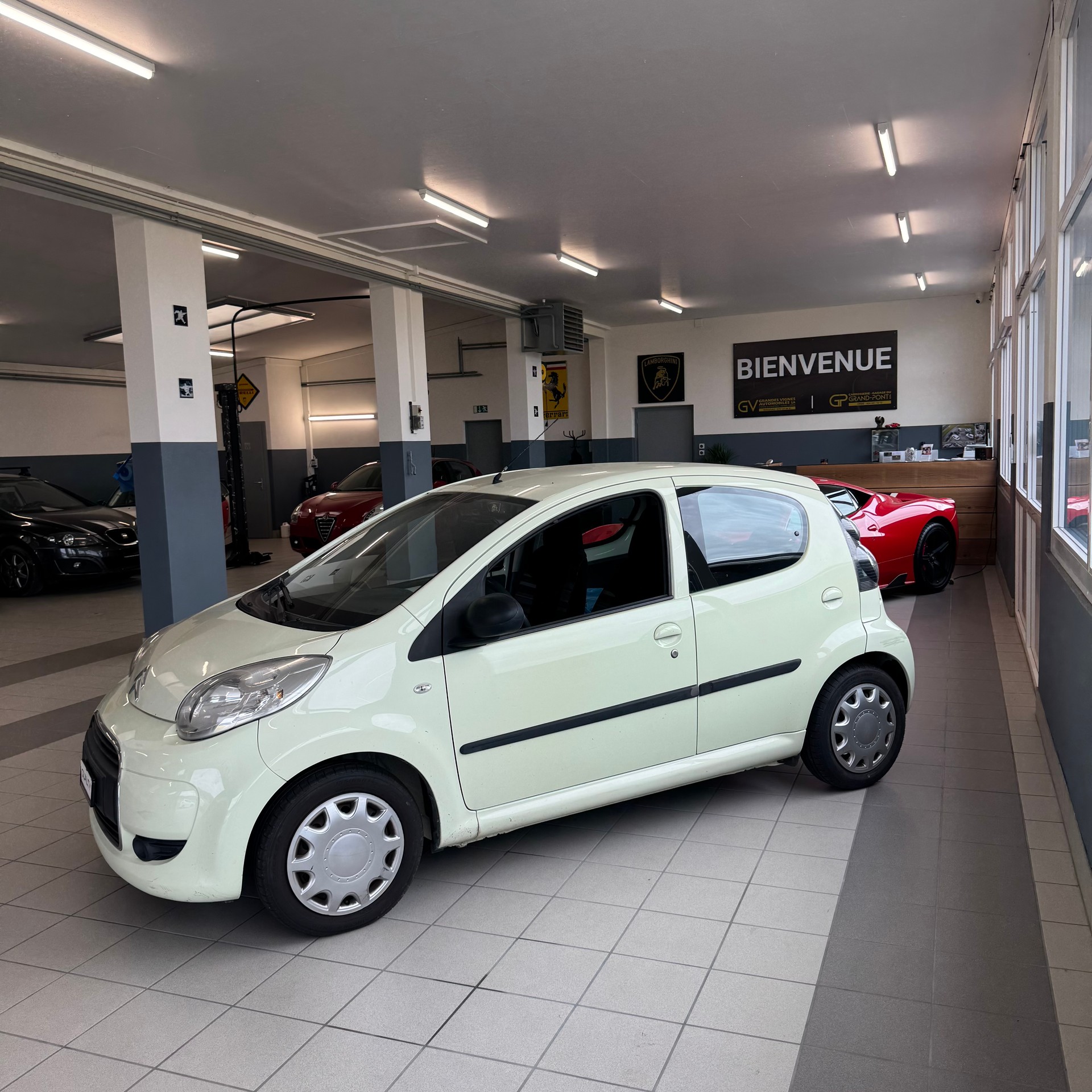 CITROEN C1 1.0i Chic (SX) SensoDrive-showroom-element-1