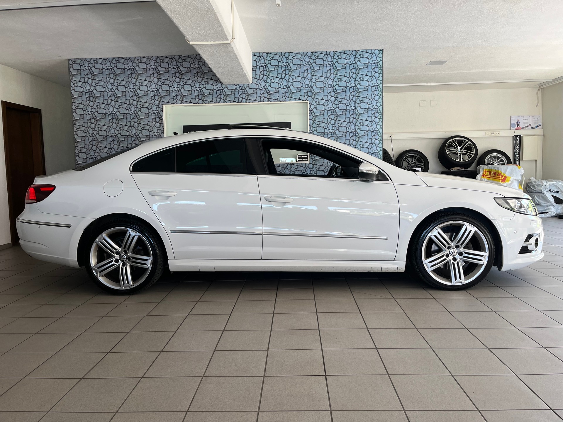 VW CC 2.0 TDI BMT R-Line 4Motion DSG-image-2