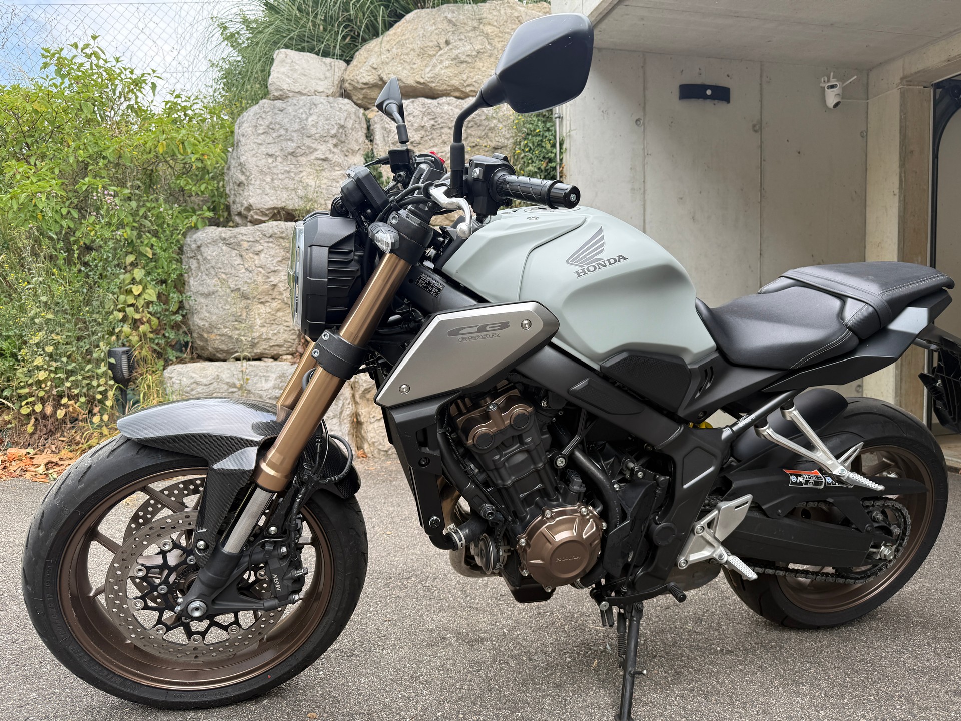 HONDA CB 650 R-image-1