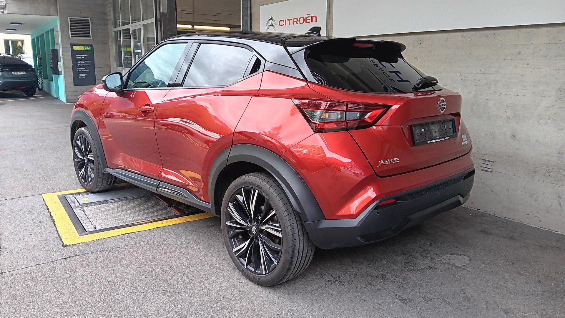 NISSAN Juke 1.0 DIG-T N-Design DCT-showroom-element-3