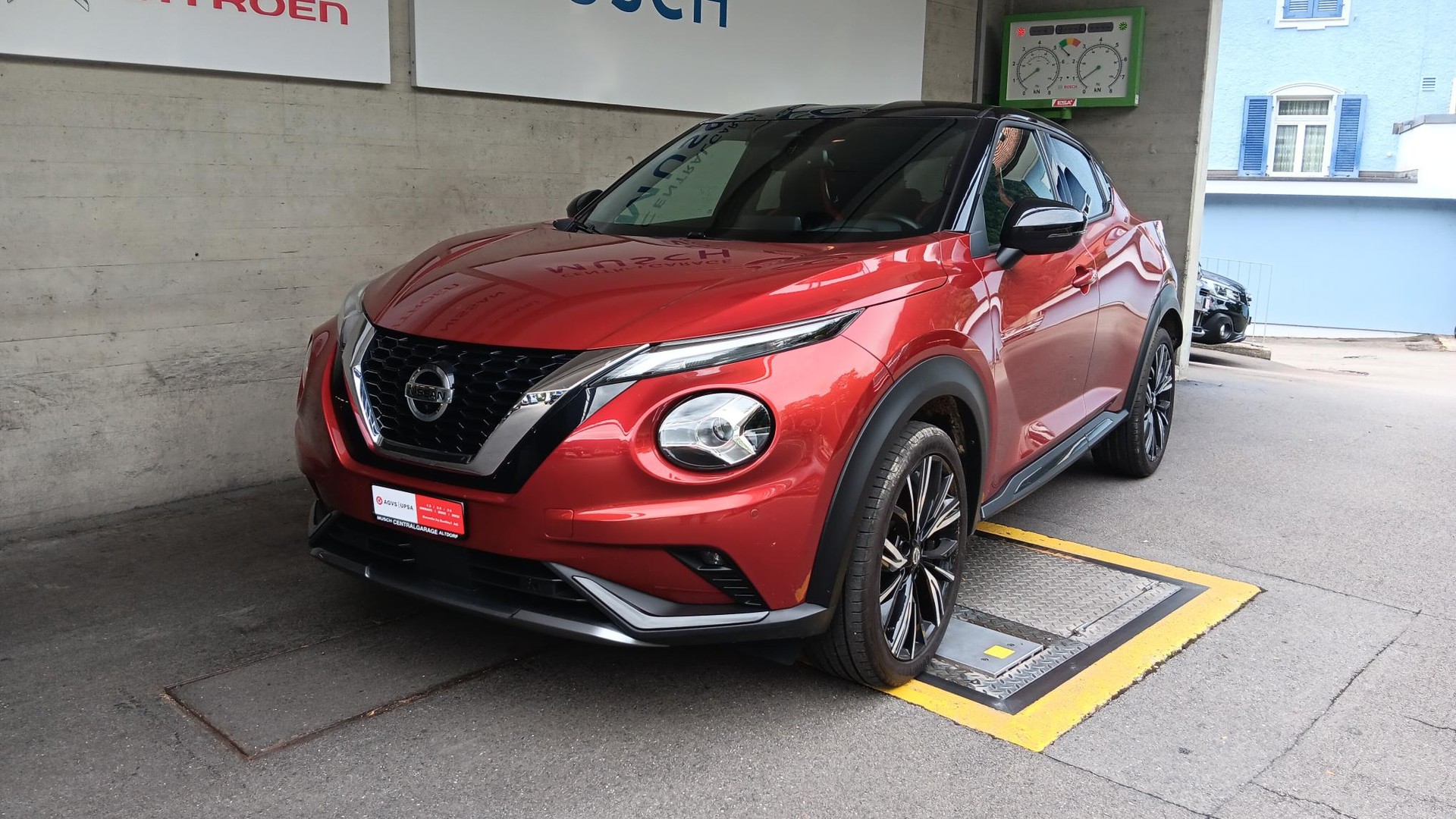 NISSAN Juke 1.0 DIG-T N-Design DCT-showroom-element-1