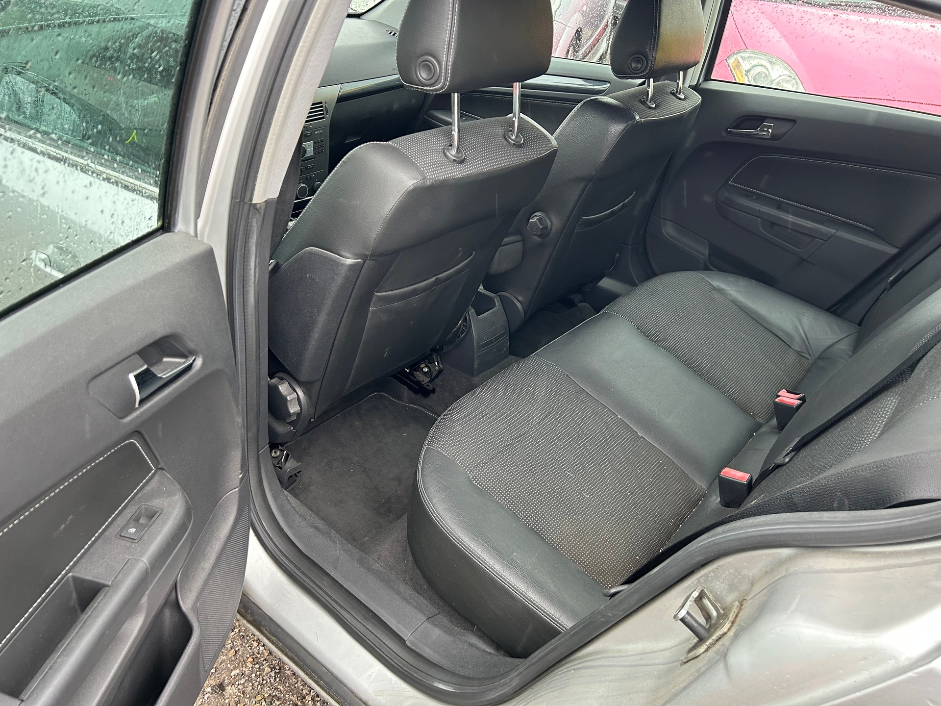 OPEL Astra 1.8i 16V Cosmo-image-15