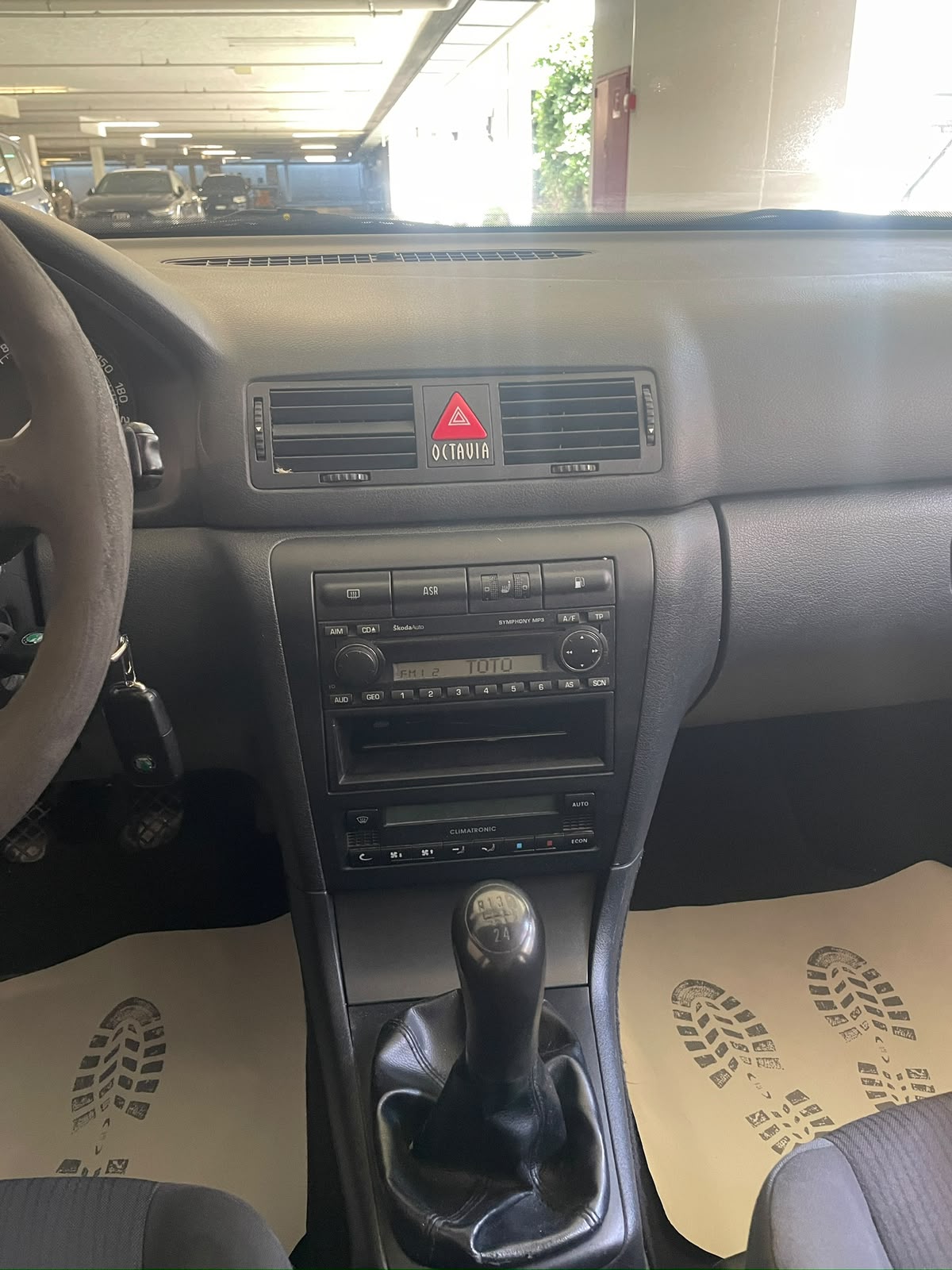 SKODA Octavia 1.9 TDI Tour // MFK NEU-image-12