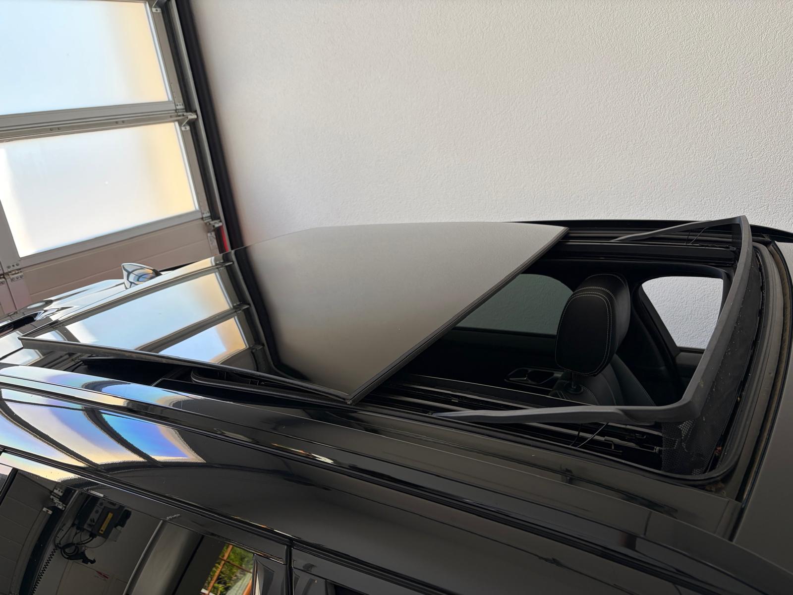 LAND ROVER Range Rover Velar R-Dynamic P 250 SE Automatic - Toit ouvrant - Caméra 3D Surround View - Attelage-showroom-element-1