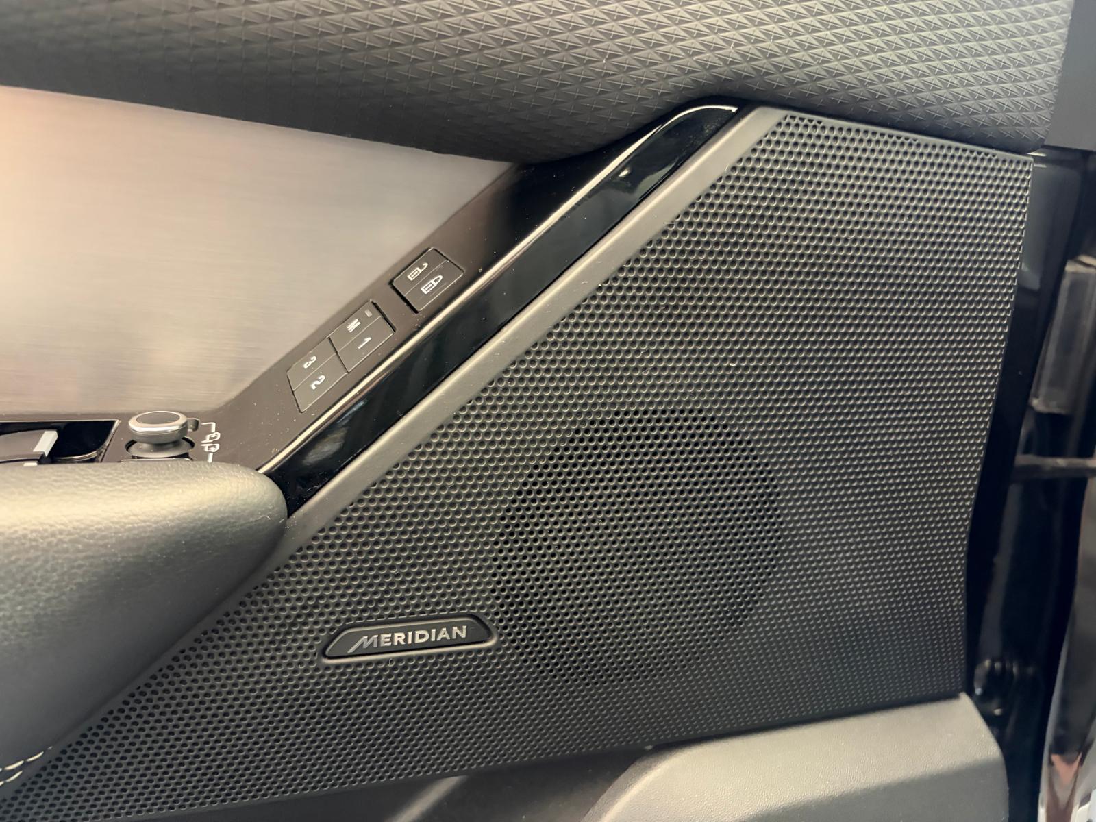 LAND ROVER Range Rover Velar R-Dynamic P 250 SE Automatic - Toit ouvrant - Caméra 3D Surround View - Attelage-image-26