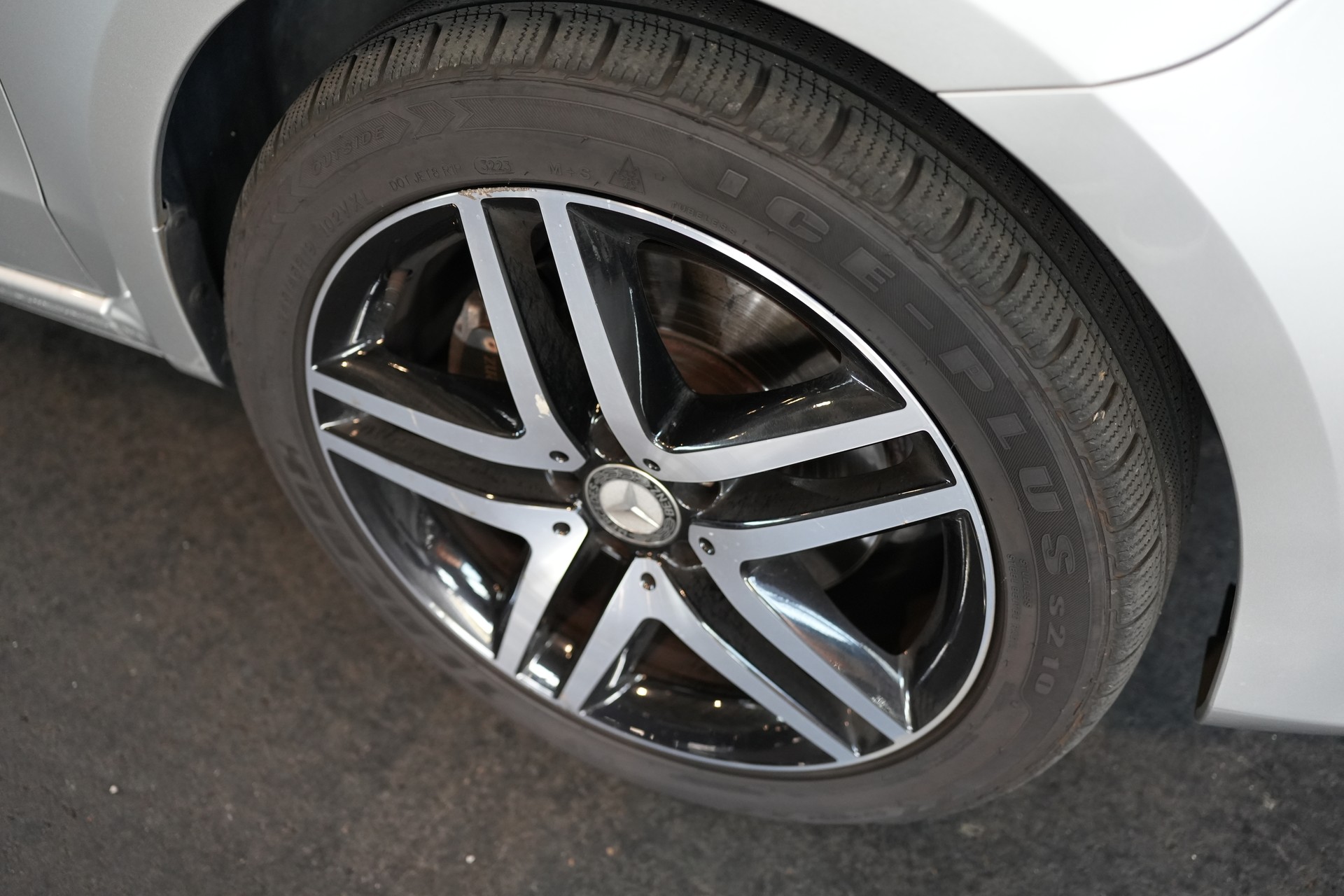 MERCEDES-BENZ V 250 d lang 4Matic 7G-Tronic-image-15