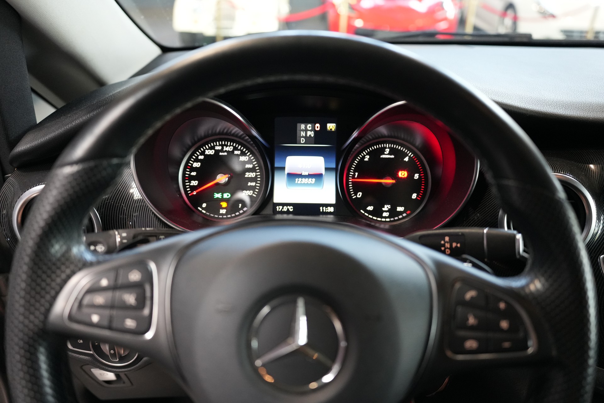 MERCEDES-BENZ V 250 d lang 4Matic 7G-Tronic-image-6