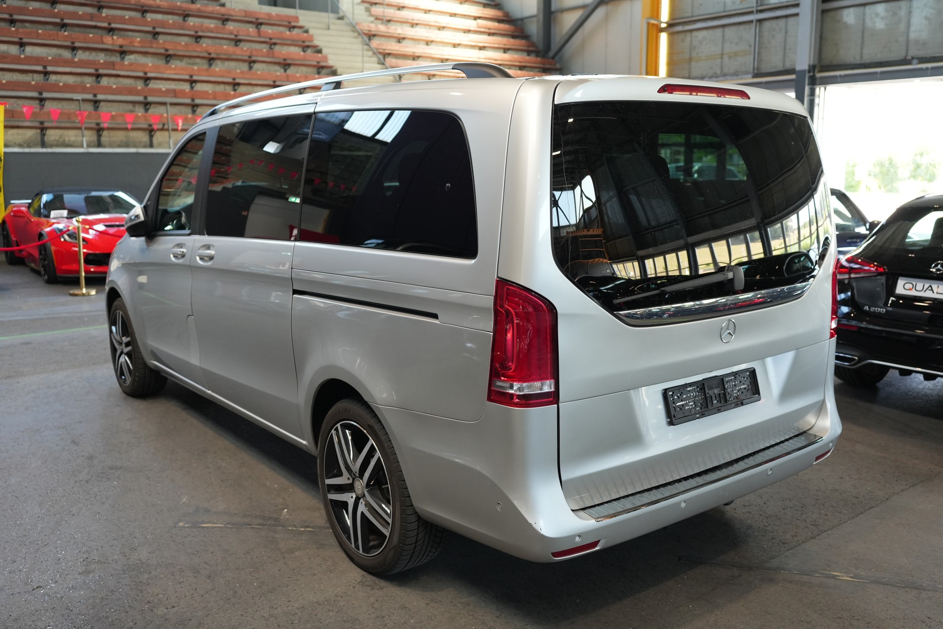MERCEDES-BENZ V 250 d lang 4Matic 7G-Tronic-showroom-element-1