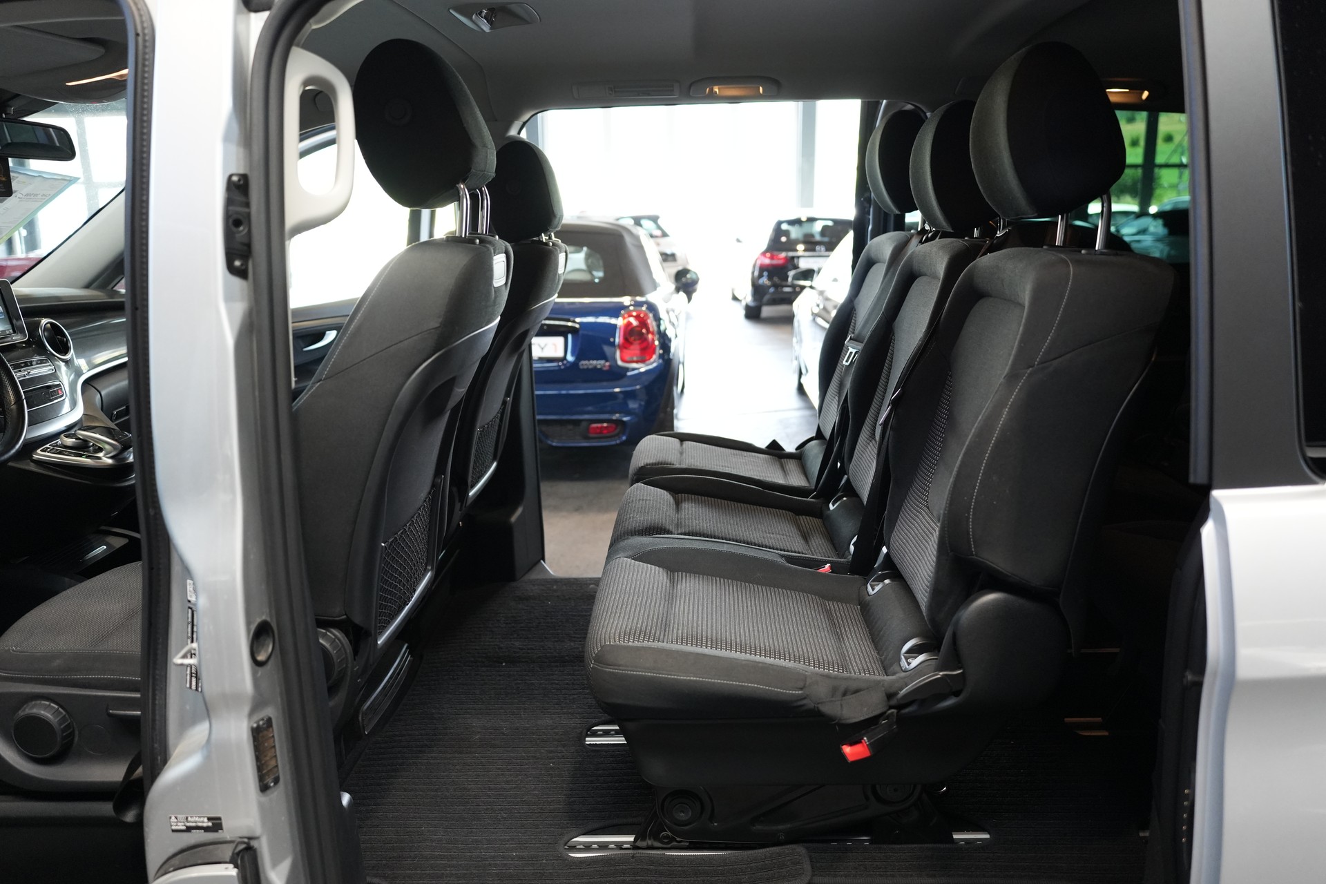 MERCEDES-BENZ V 250 d lang 4Matic 7G-Tronic-image-14