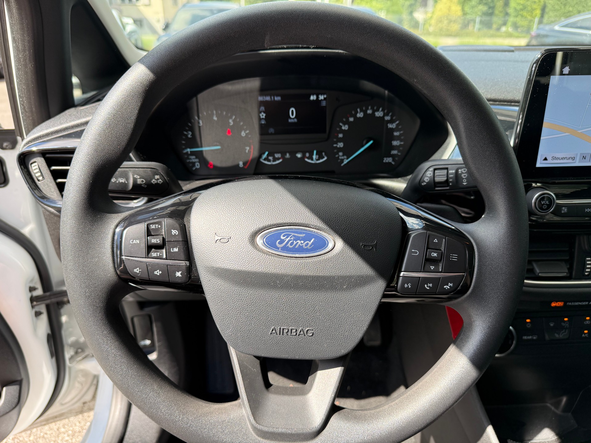 FORD Fiesta 1.0 SCTi Vignale-image-9