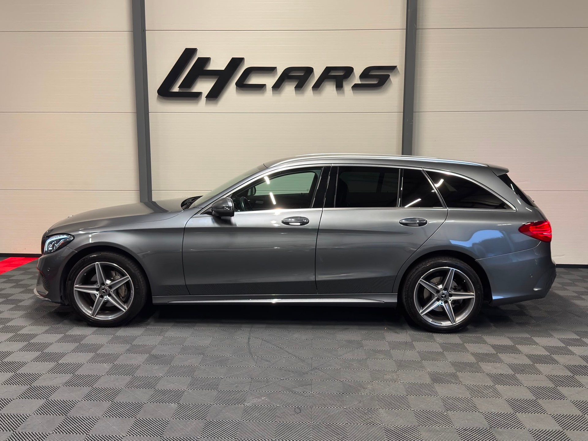 MERCEDES-BENZ C 200 AMG Line 4matic Kombi-image-1