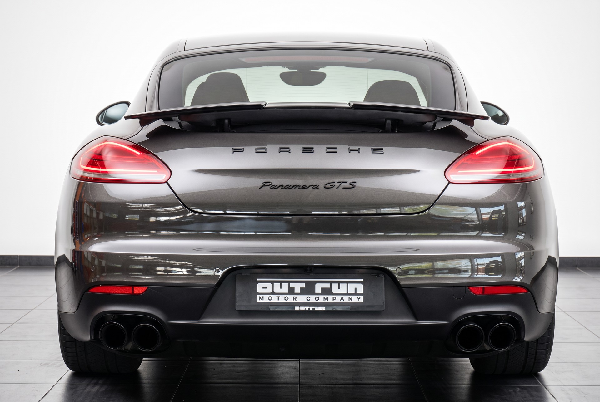 PORSCHE Panamera GTS 4.8 PDK-showroom-element-2