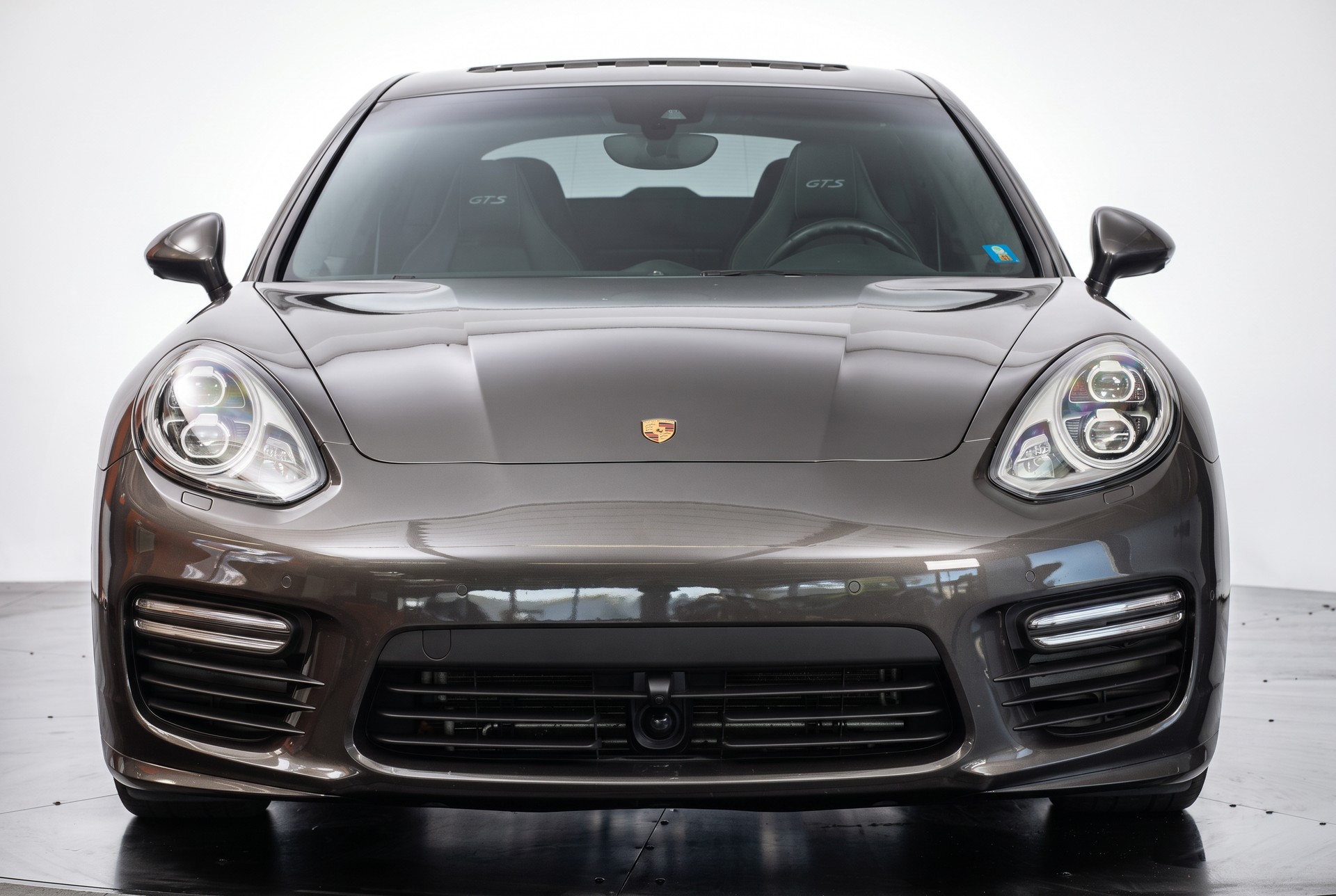 PORSCHE Panamera GTS 4.8 PDK-showroom-element-1