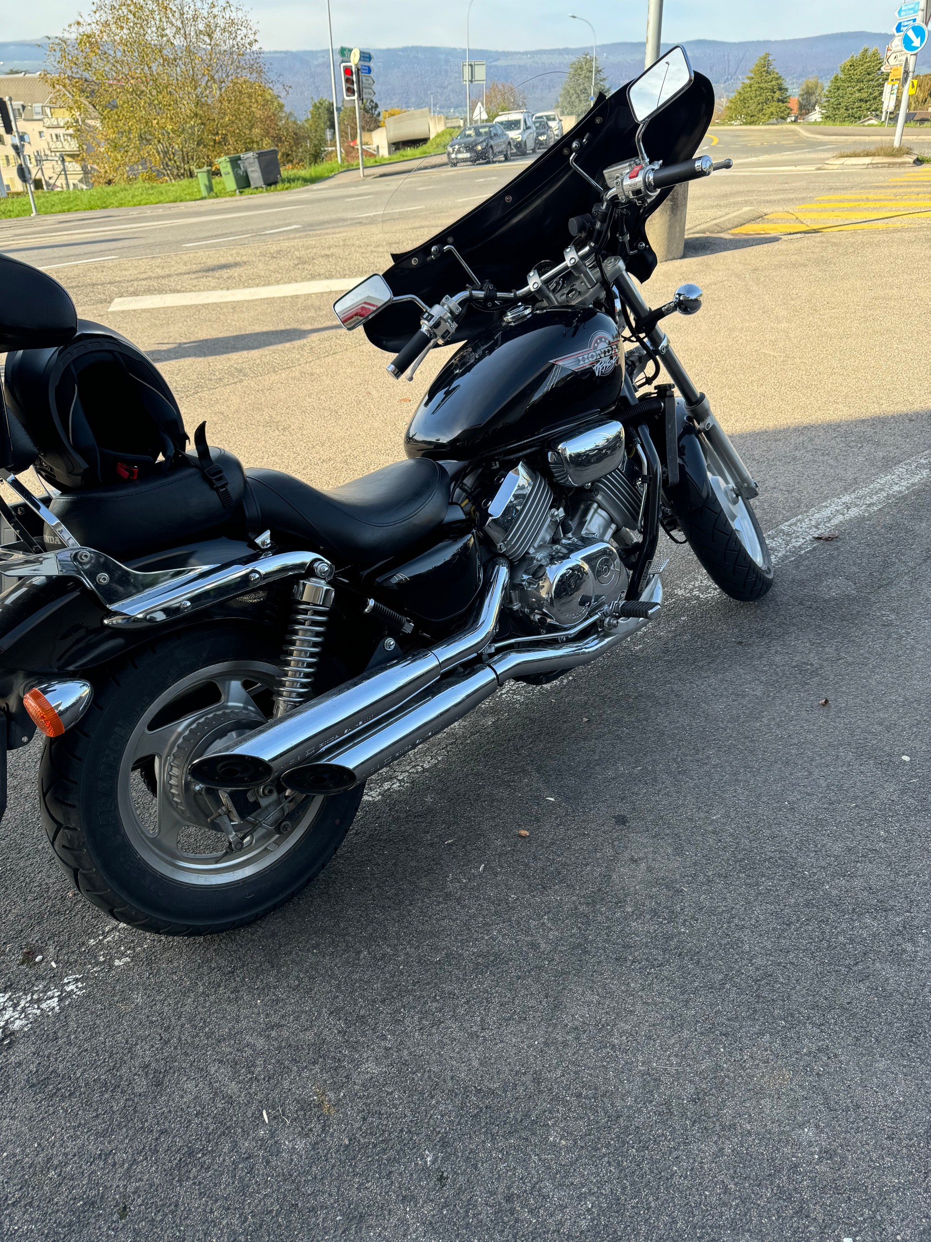 HONDA VF 750 C Magna-image-2