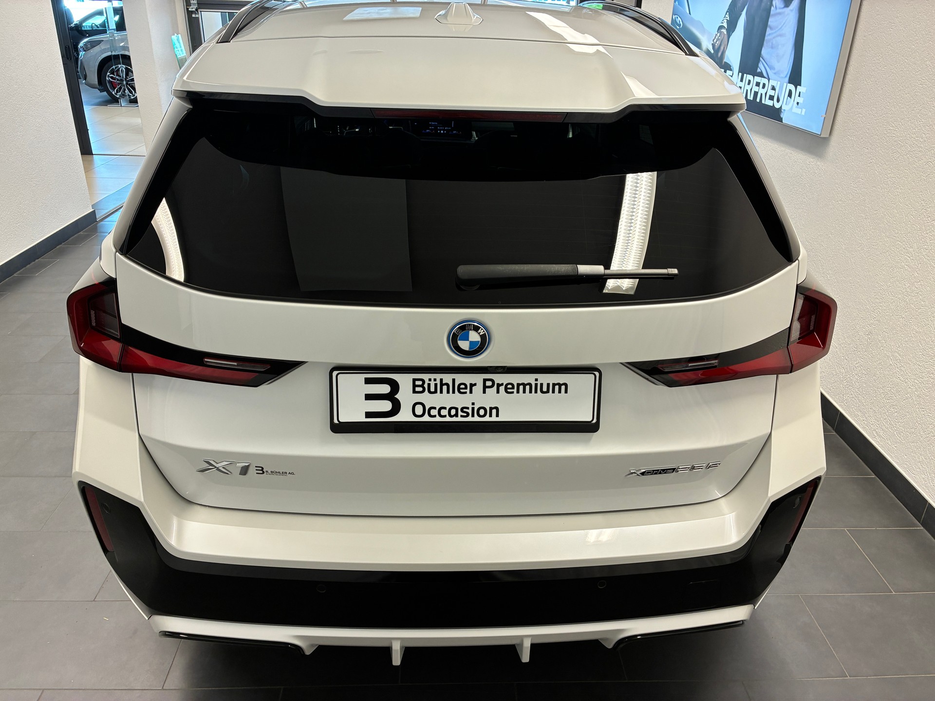 BMW X1 25e xDrive M Sport-showroom-element-3