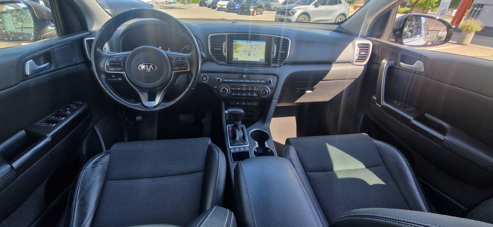 KIA Sportage 2.0 CRDi Style GT-Line-image-7