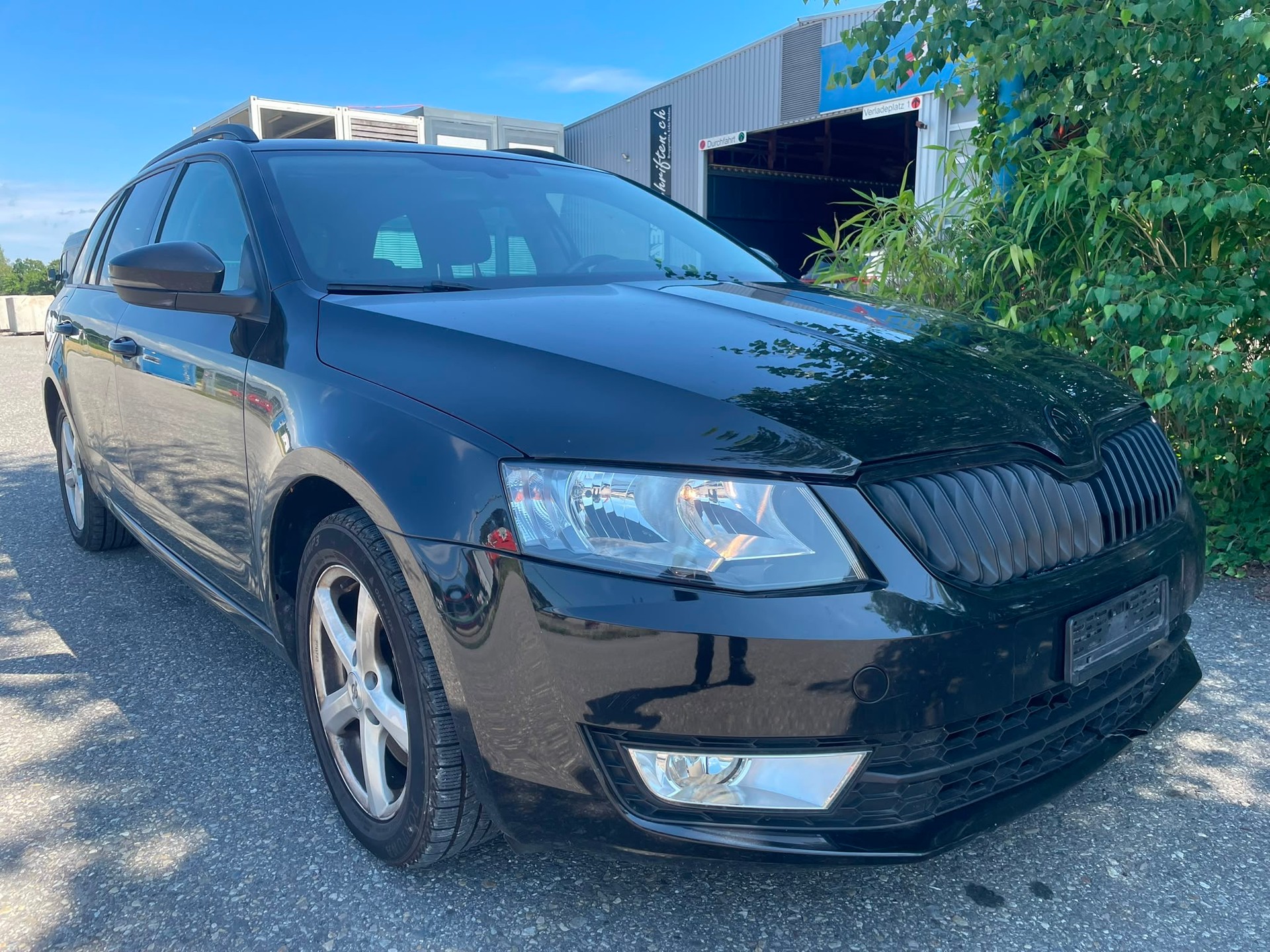 SKODA Octavia Combi 1.8 TSI Ambition DSG-image-2