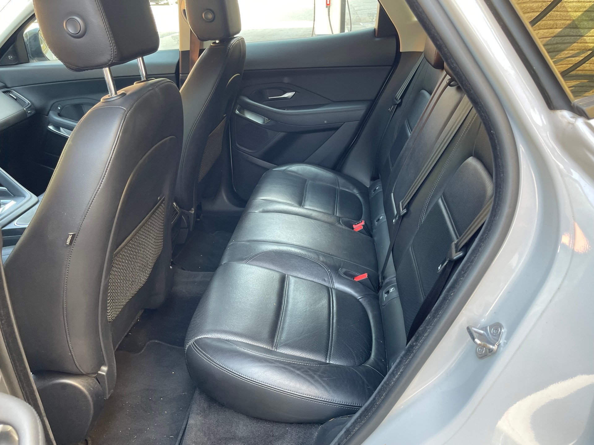 JAGUAR E-Pace 2.0d D150 S AWD Automatik-image-12