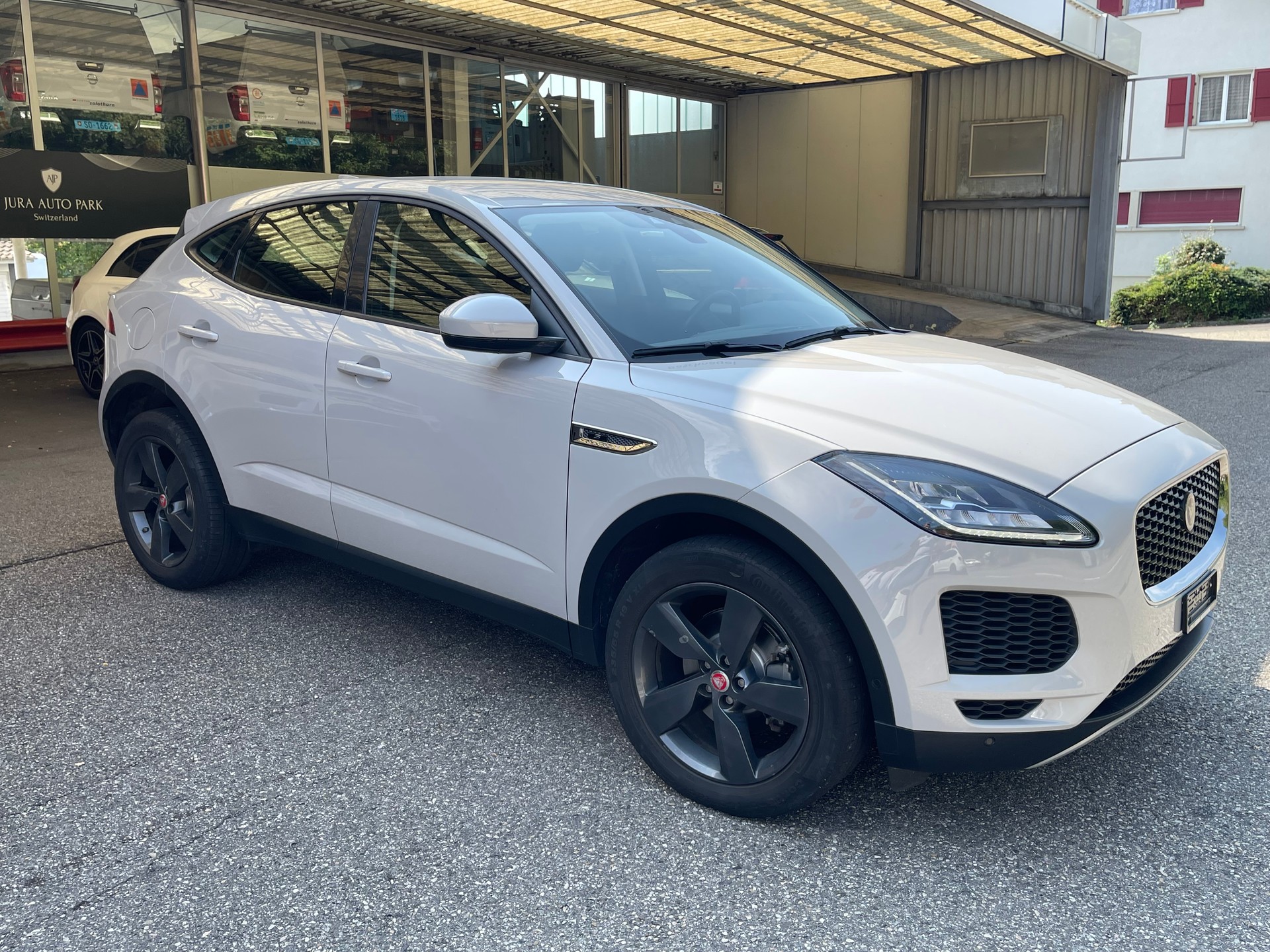 JAGUAR E-Pace 2.0d D150 S AWD Automatik-showroom-element-2