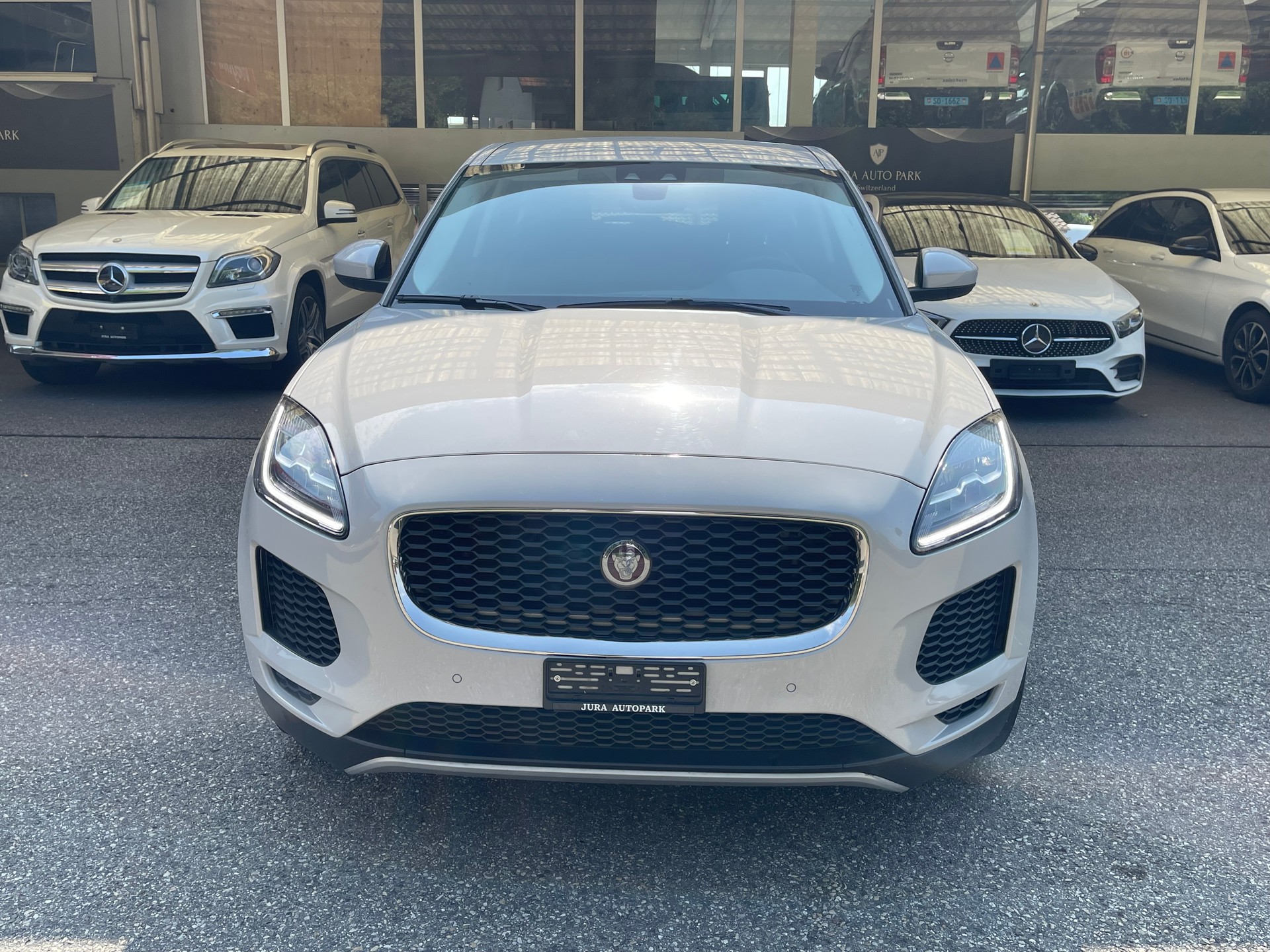 JAGUAR E-Pace 2.0d D150 S AWD Automatik-showroom-element-1