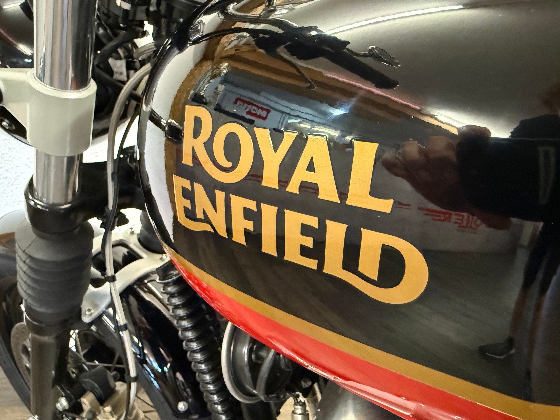 ROYAL ENFIELD Interceptor 650 Standard-showroom-element-3