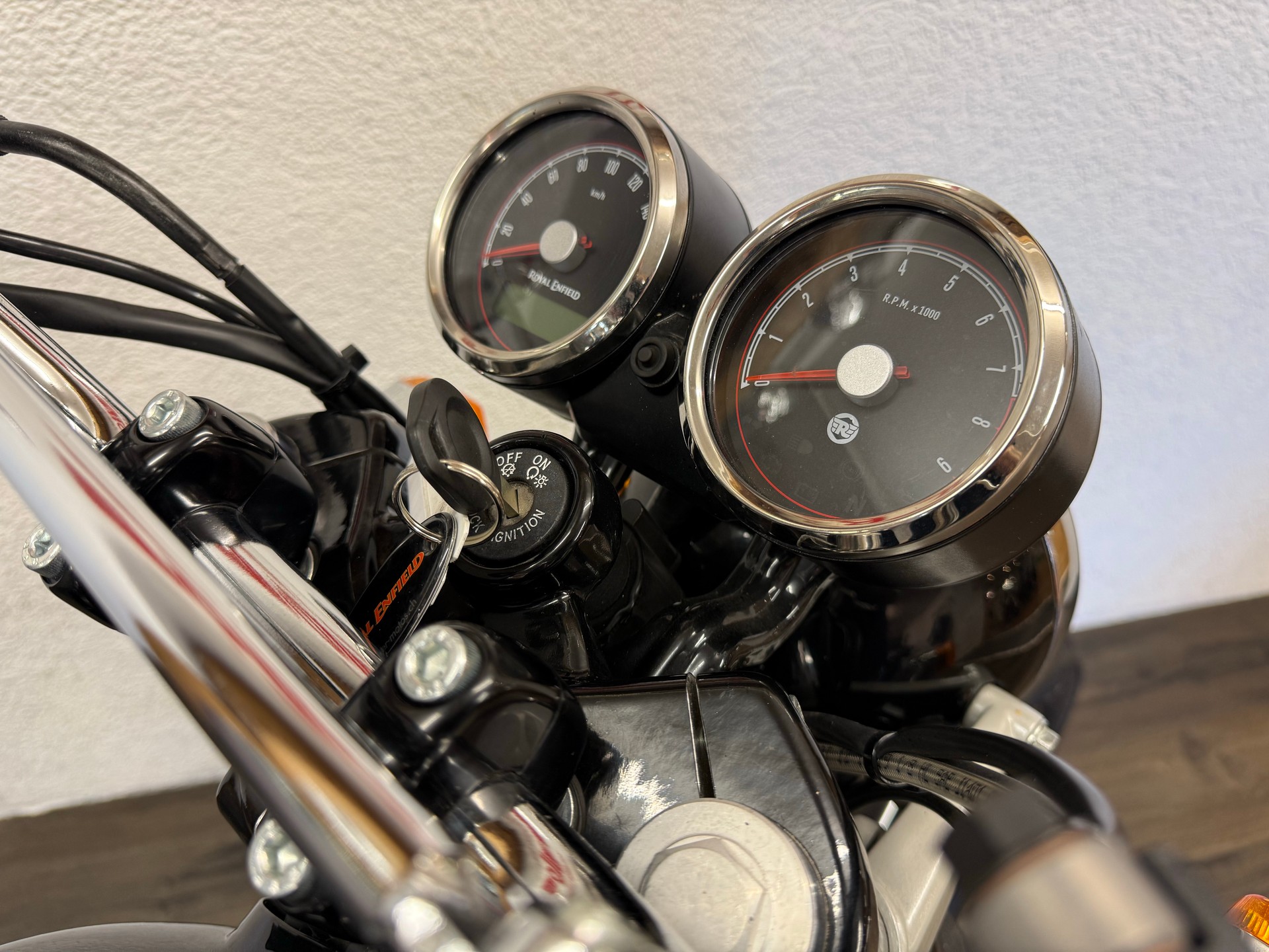 ROYAL ENFIELD Interceptor 650 Standard-image-8