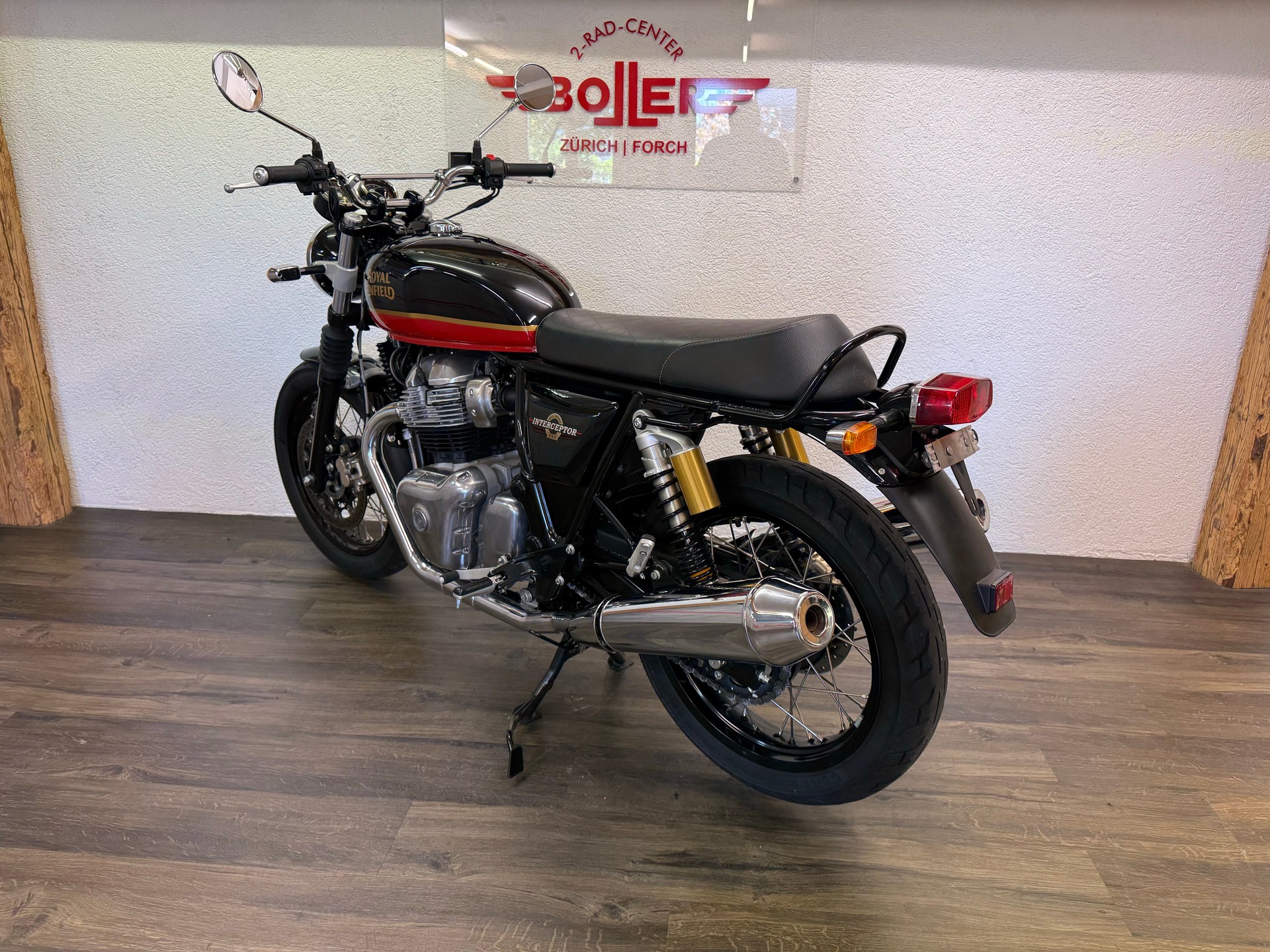ROYAL ENFIELD Interceptor 650 Standard-showroom-element-2