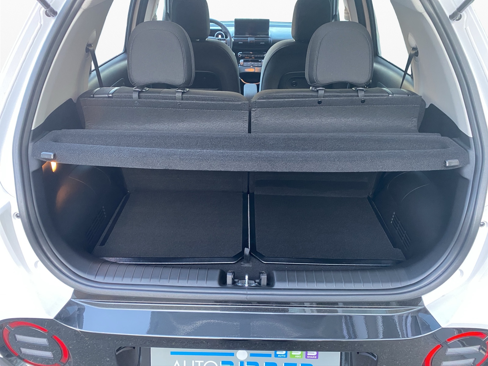 HYUNDAI Inster Electric Amplia-image-15