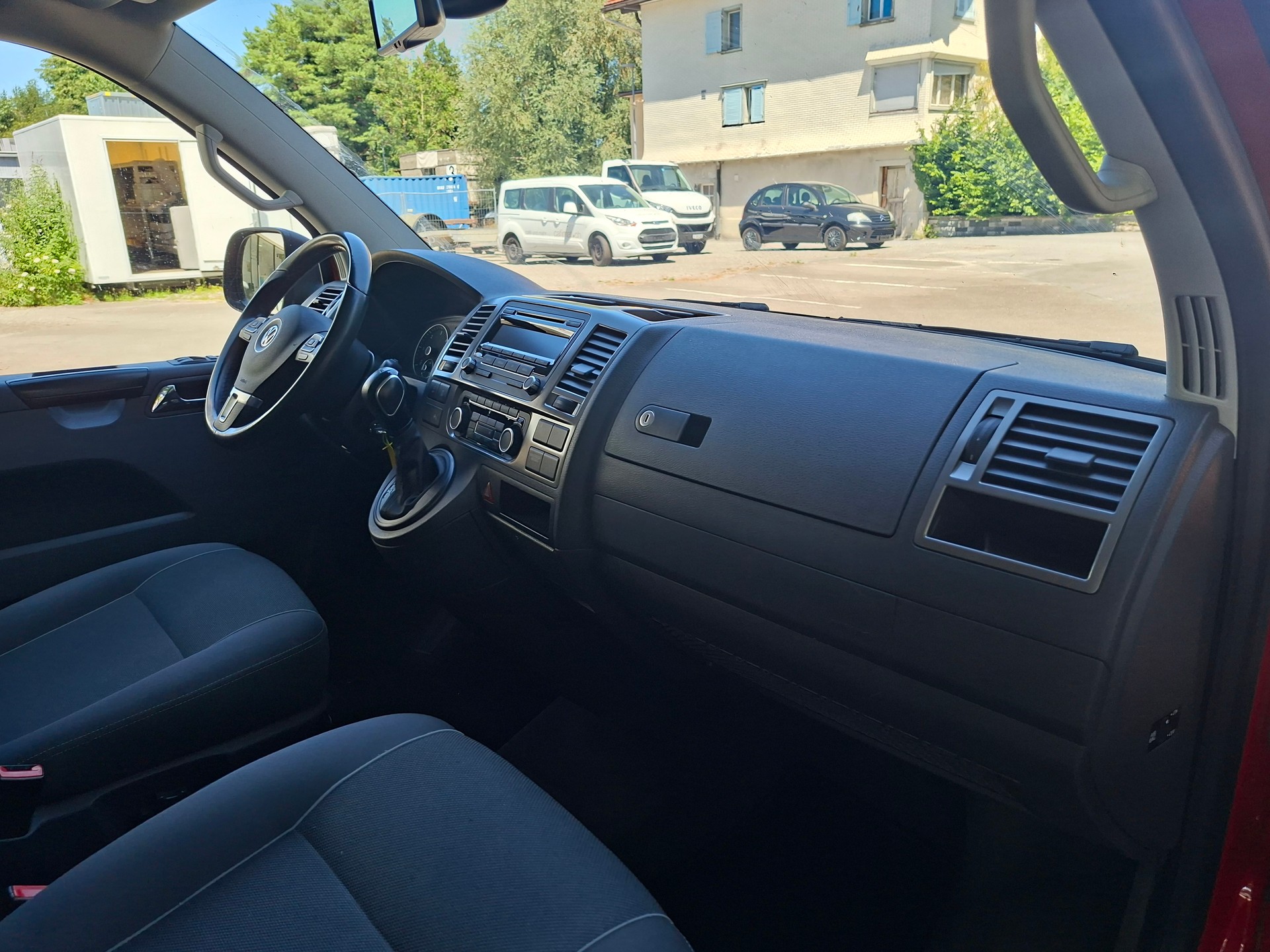 VW VW T5.1 2.0 TDI 140PS DSG AUT. MAREMONTI FAMILYCAMPER 5-7SITZE-image-6