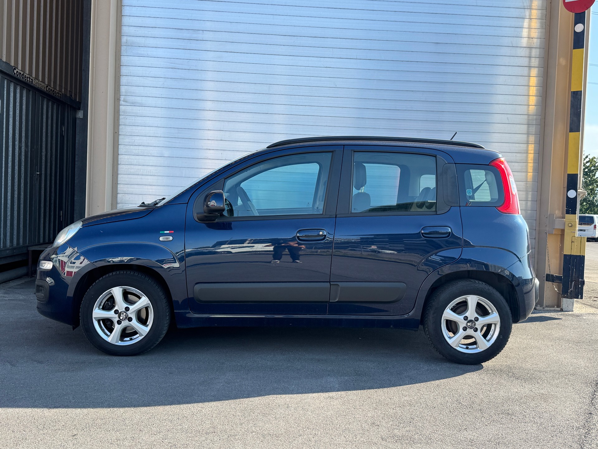 FIAT Panda 1.2 Lounge-showroom-element-2