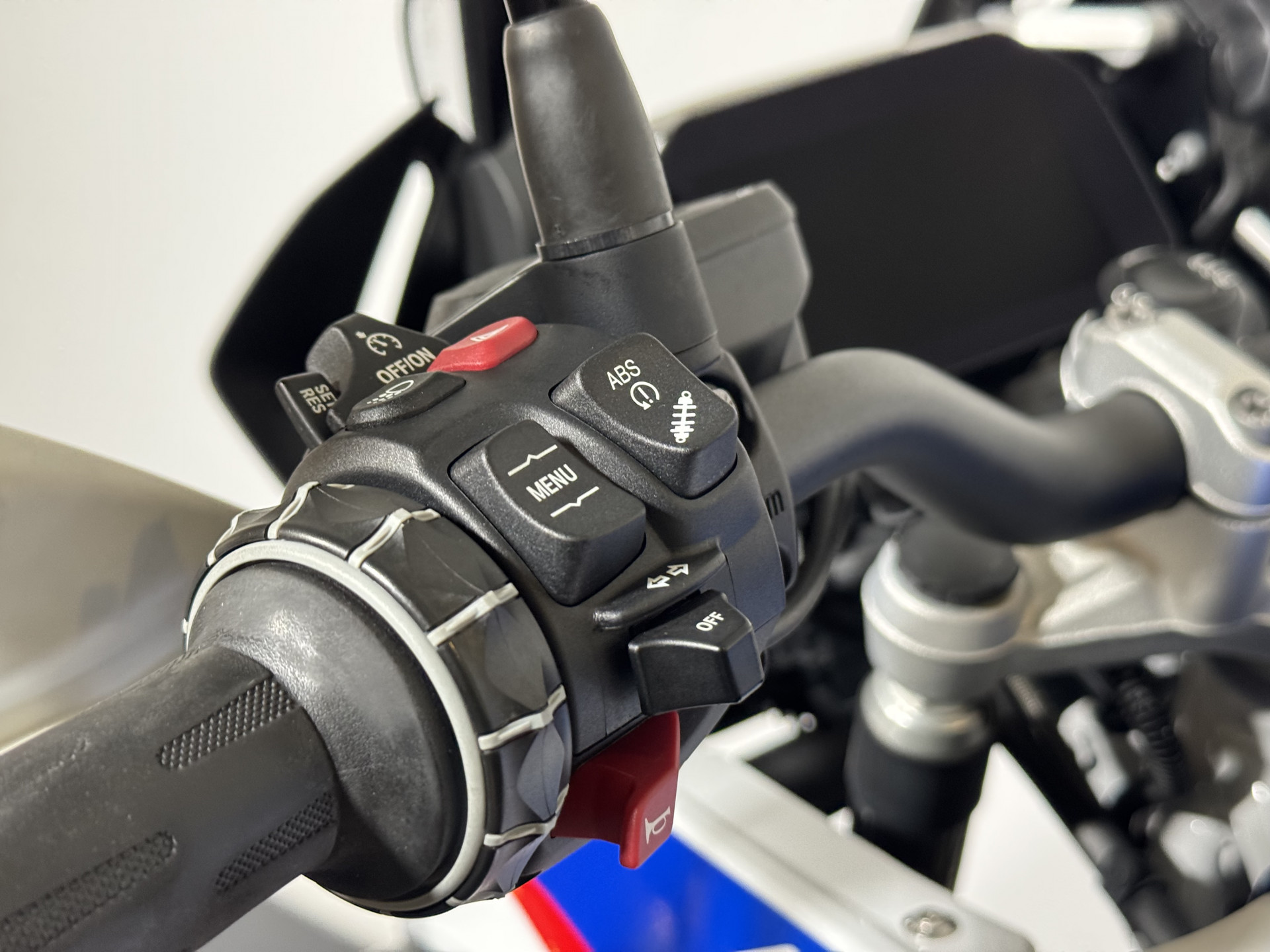 BMW R 1250 GS HP mit Werkstieferlegung-image-4