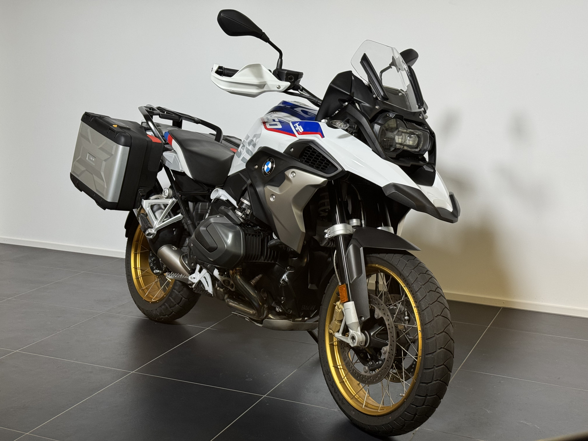 BMW R 1250 GS HP mit Werkstieferlegung-image-5